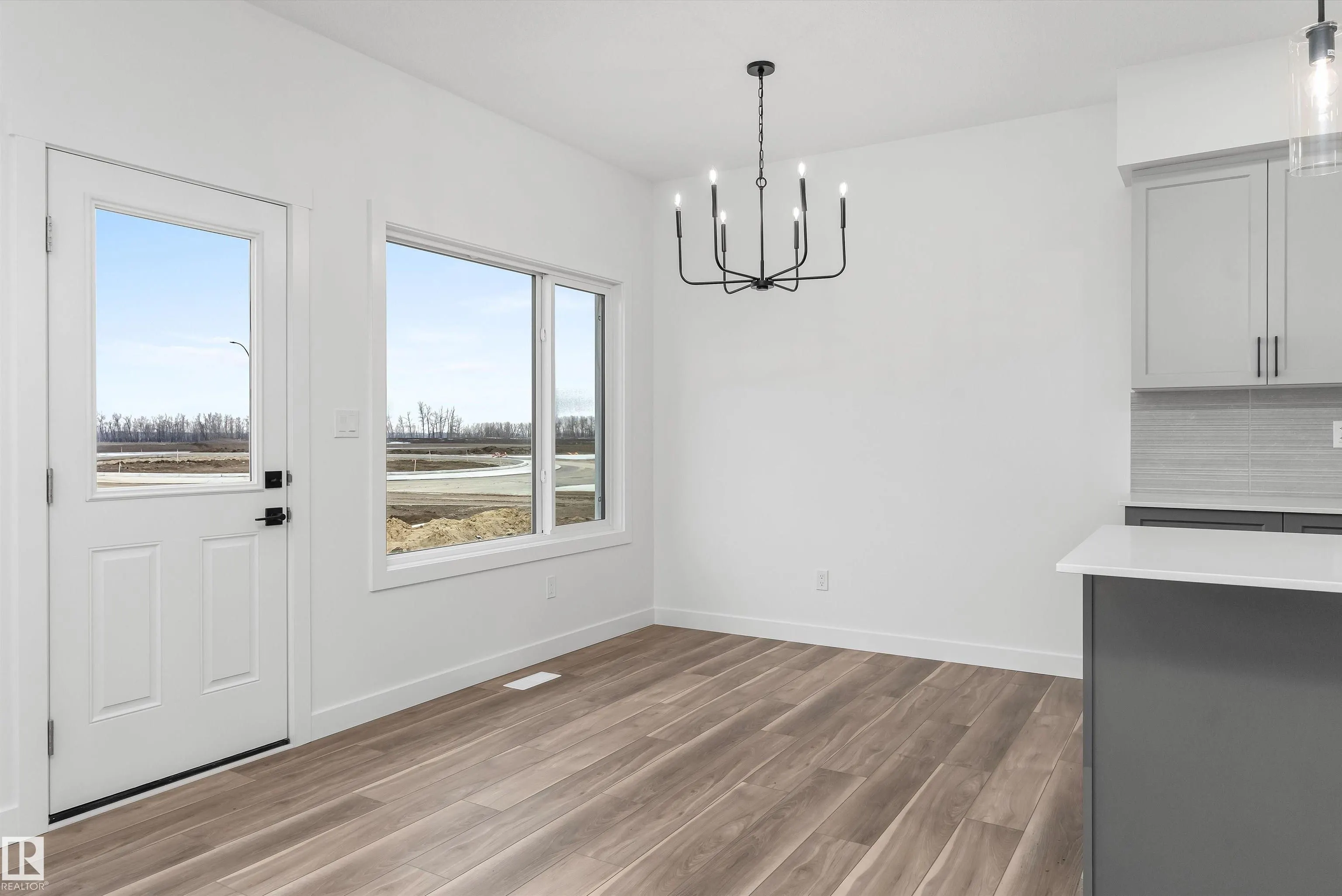 54 EMERSON Landing
