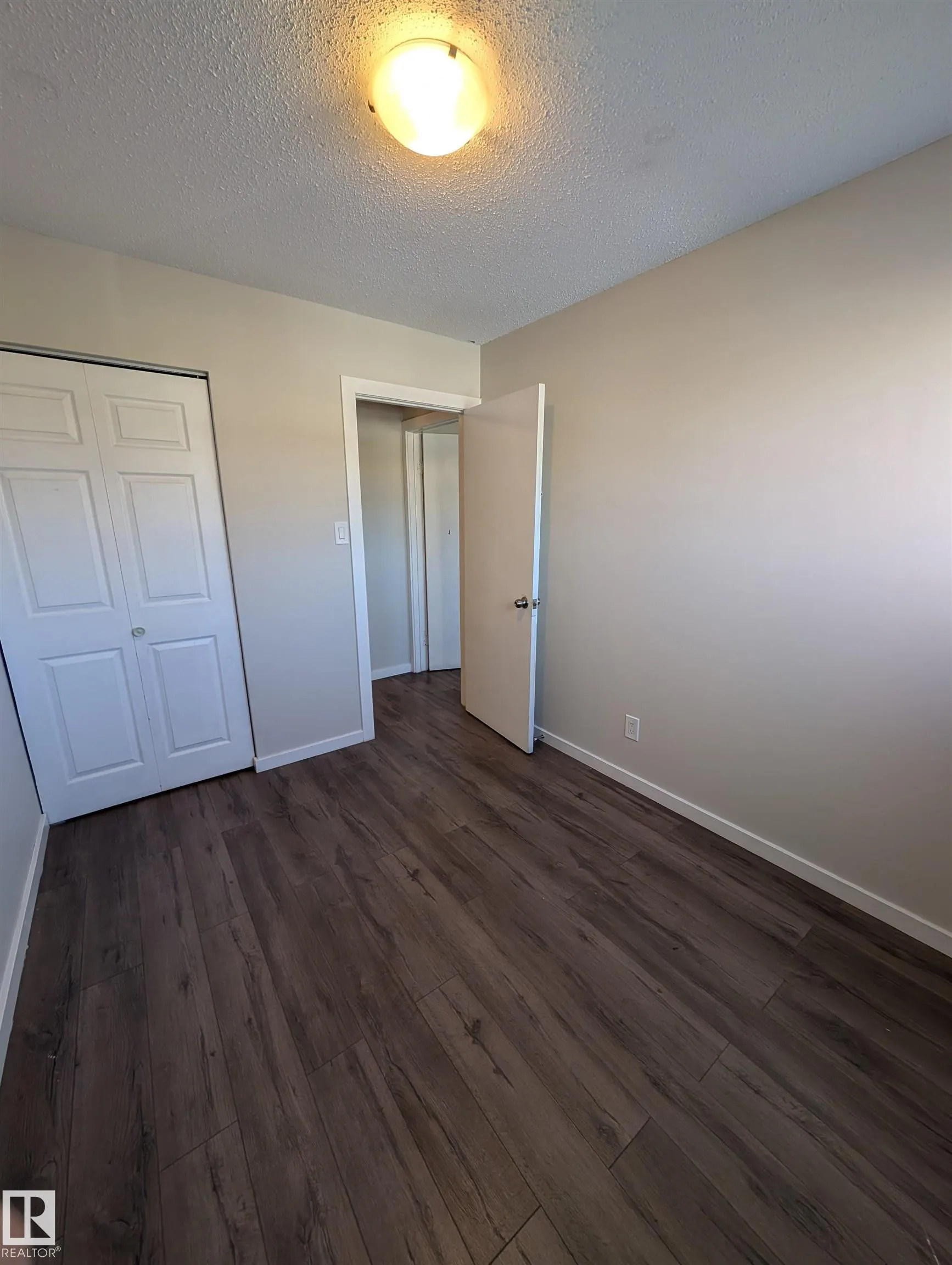54 LAKEWOOD Village