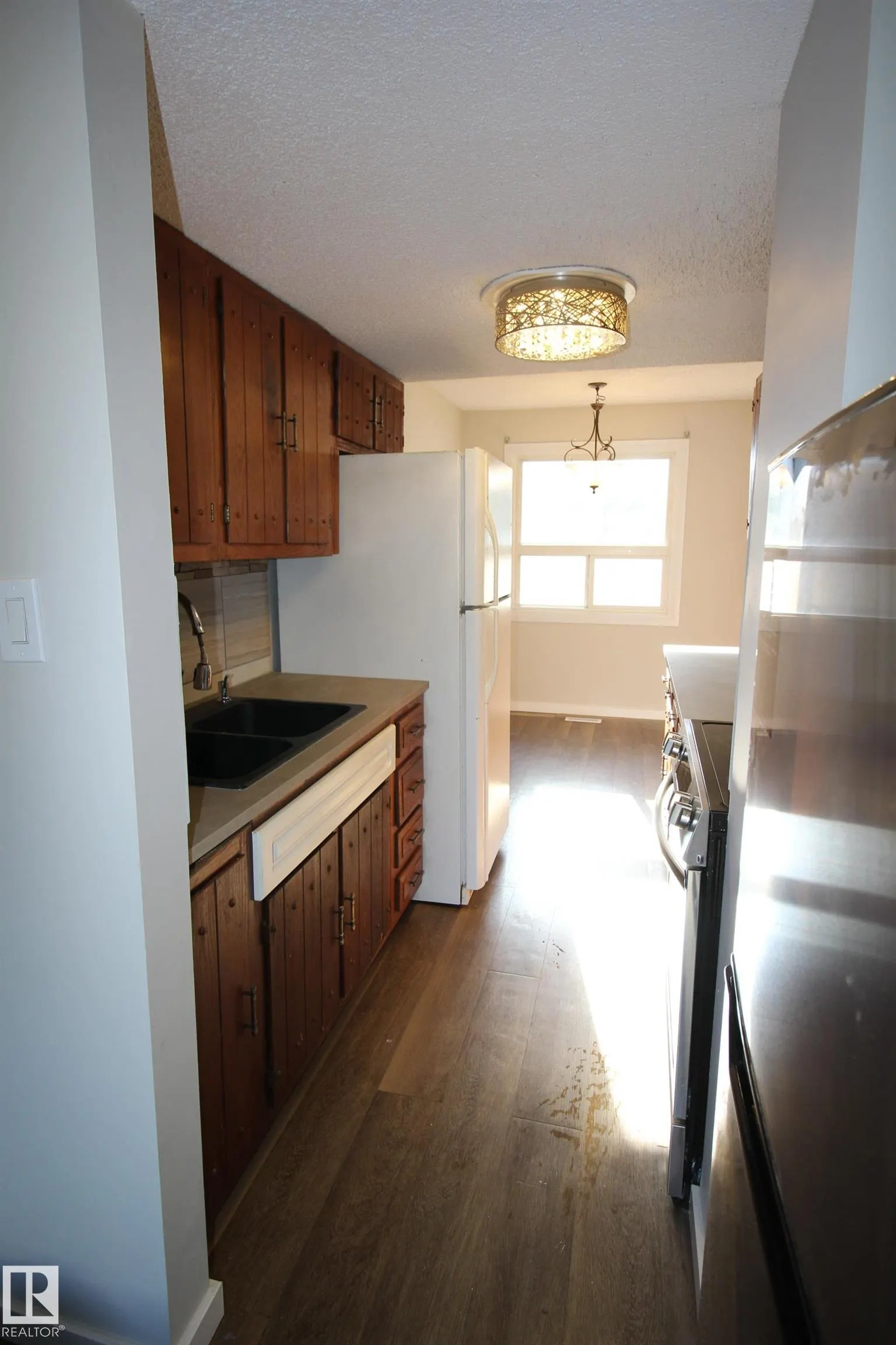 54 LAKEWOOD Village