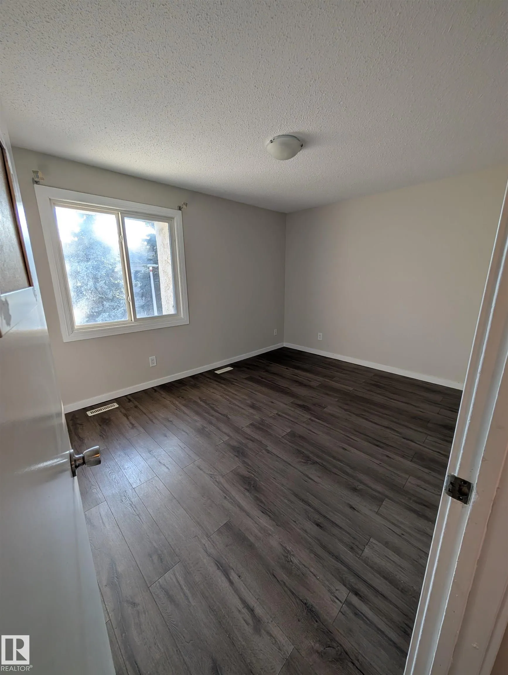 54 LAKEWOOD Village