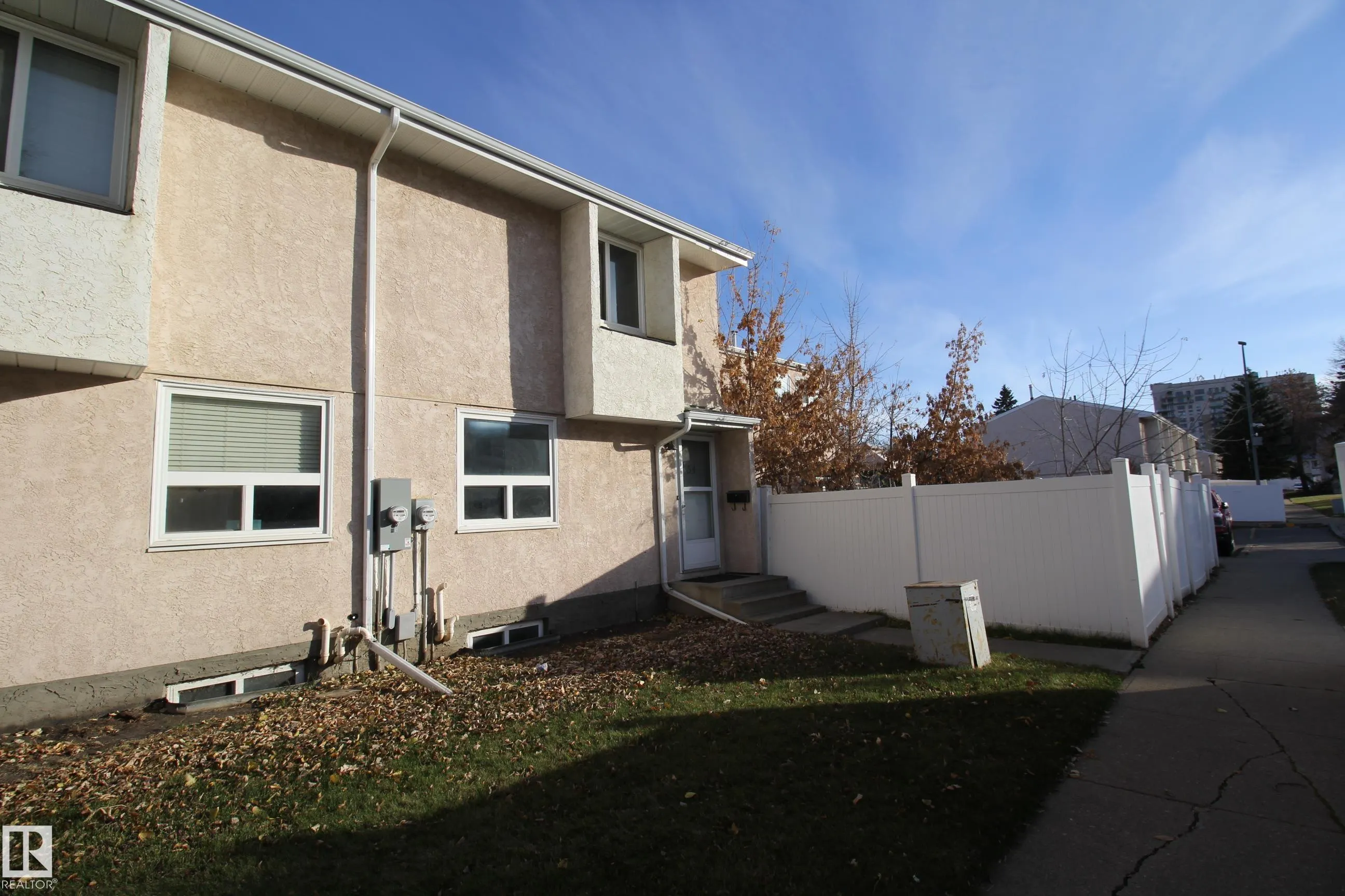54 LAKEWOOD Village