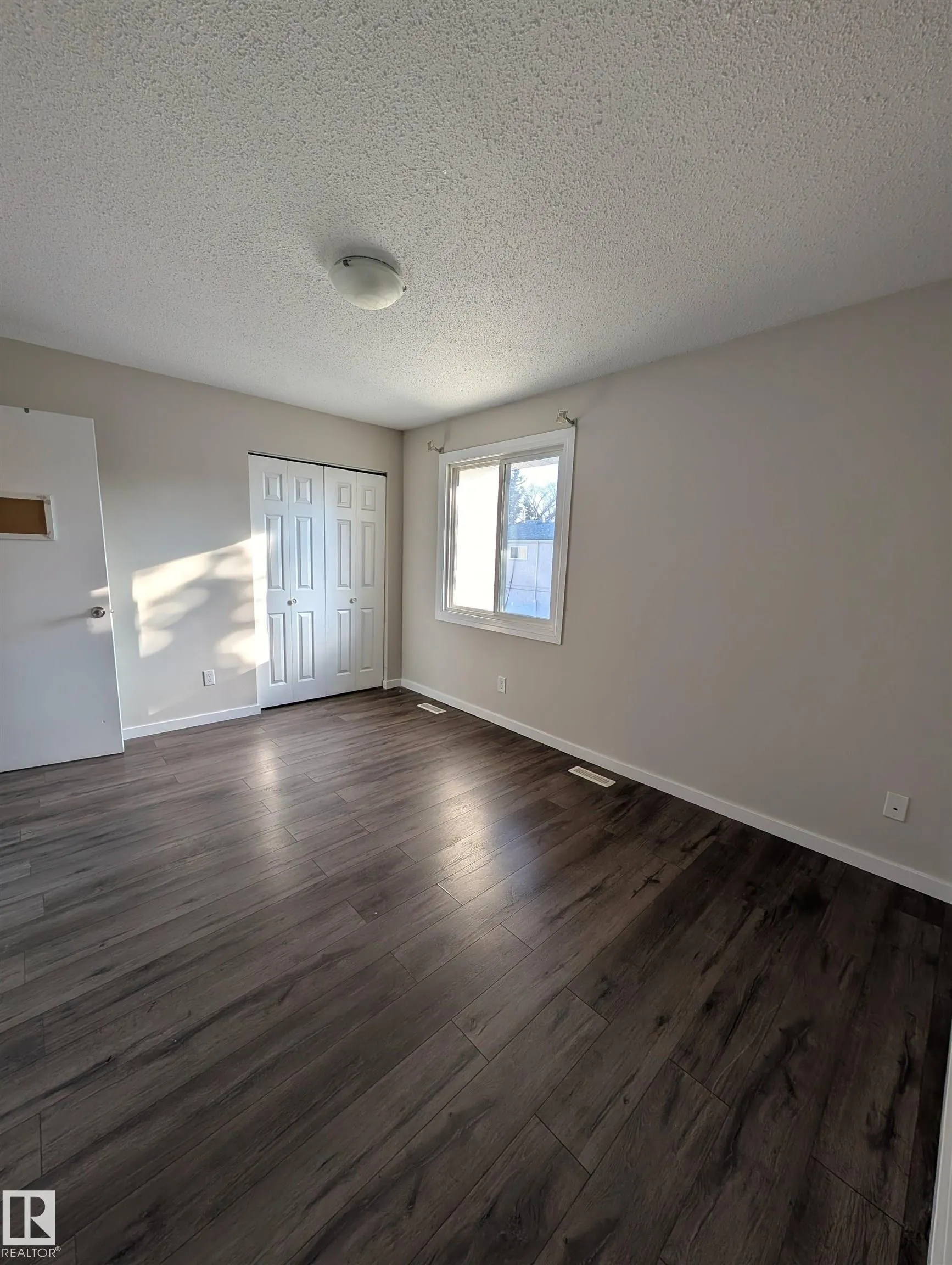 54 LAKEWOOD Village