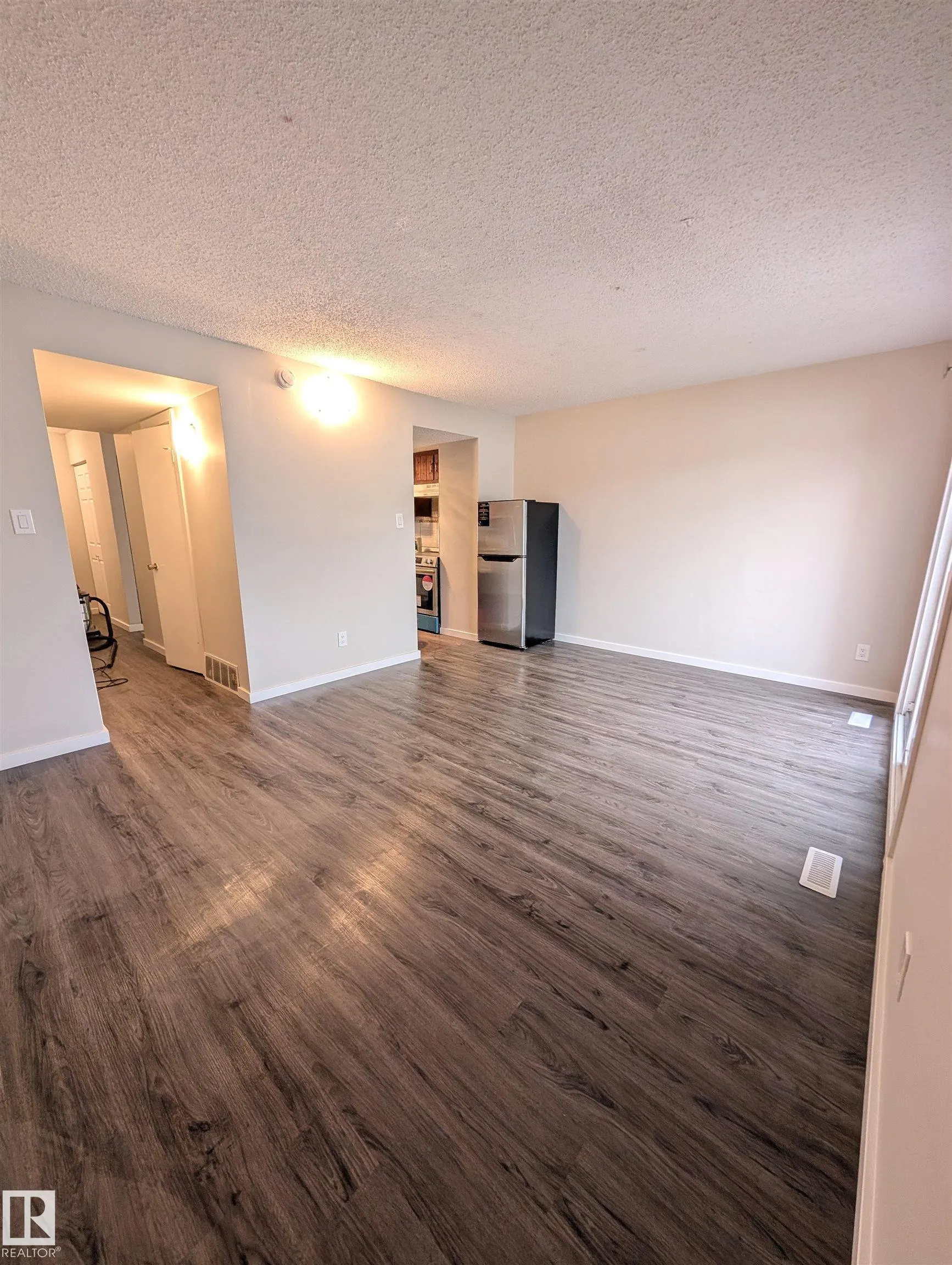54 LAKEWOOD Village