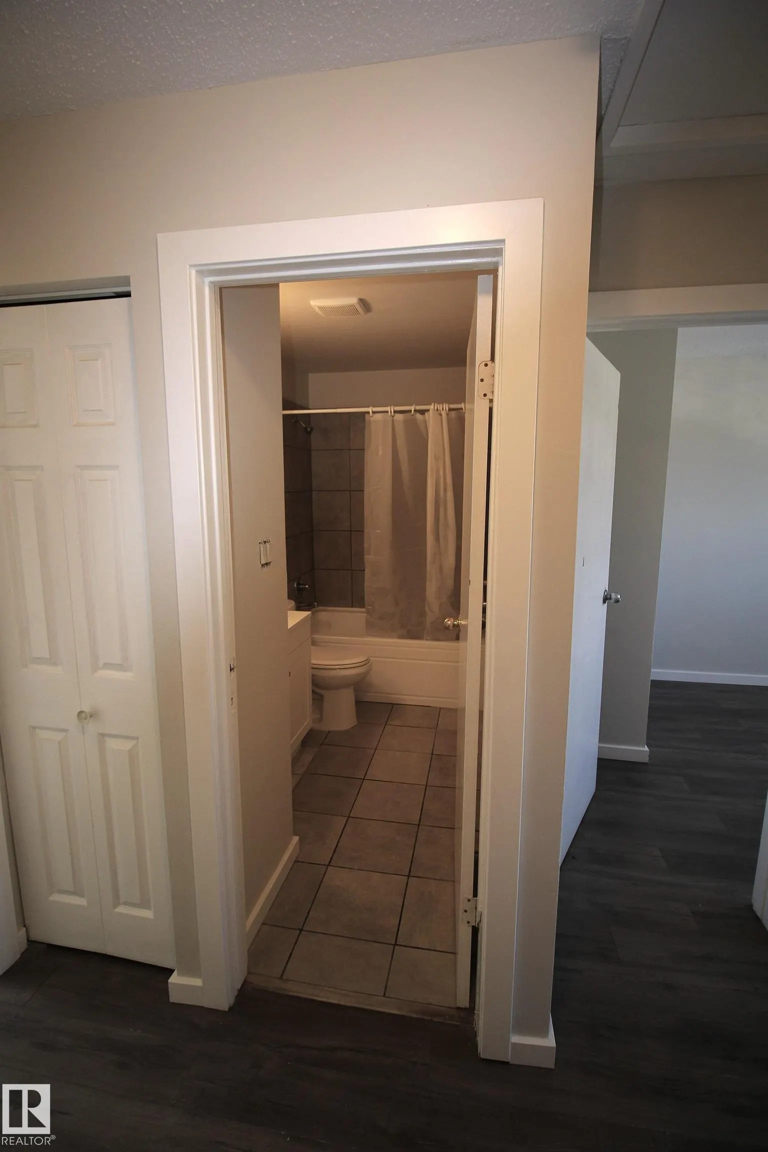 54 LAKEWOOD Village