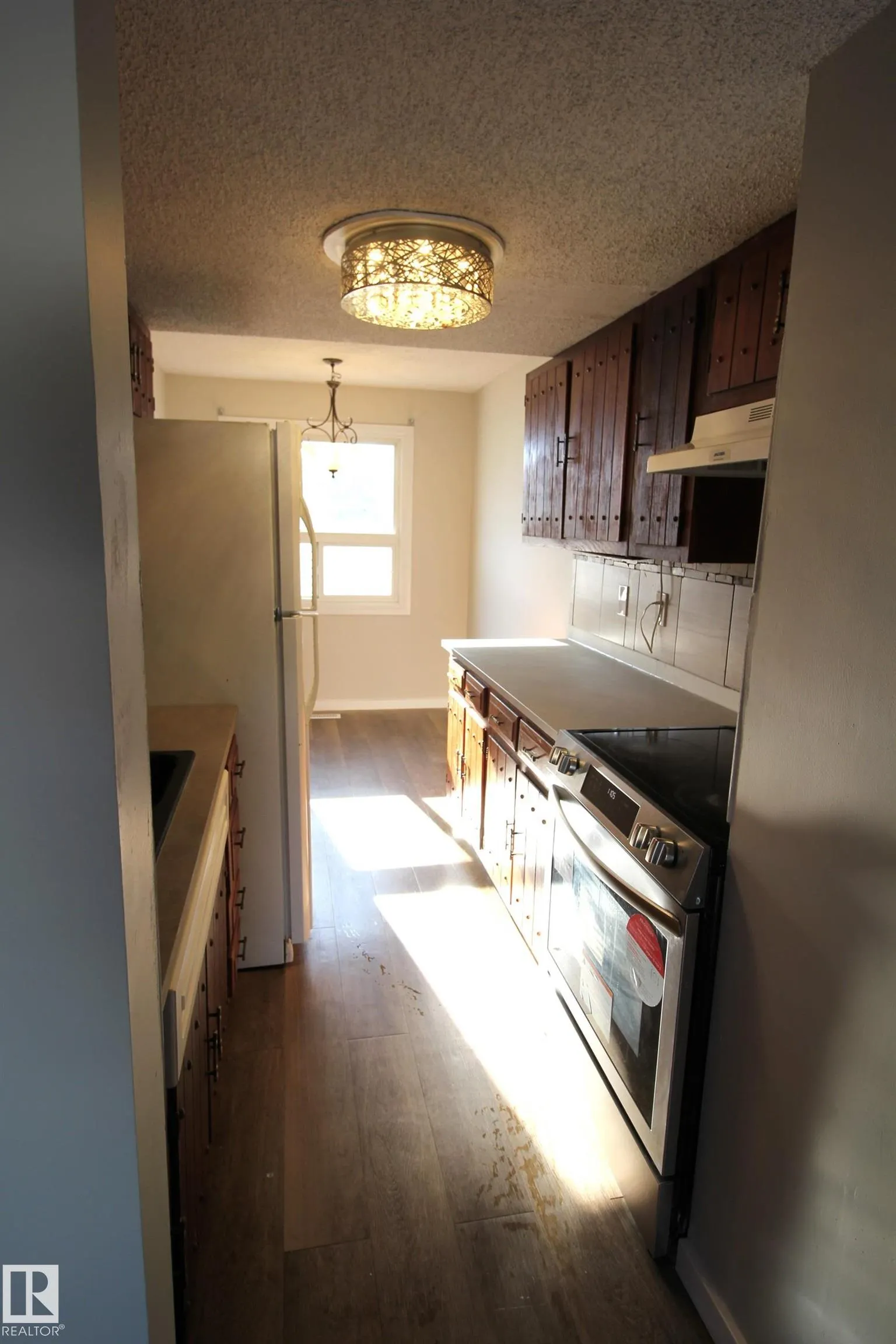 54 LAKEWOOD Village