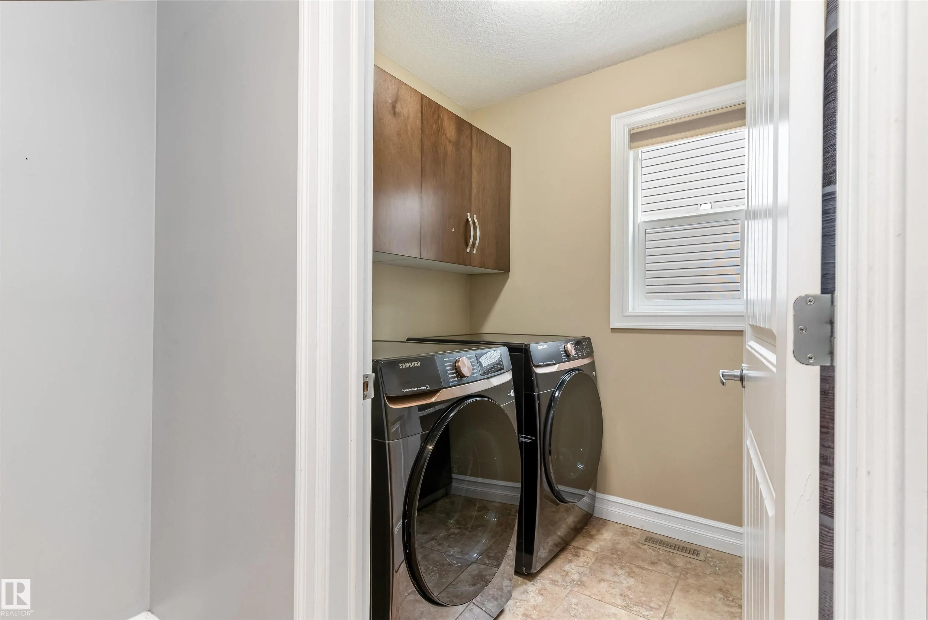 484 FOXTAIL Court