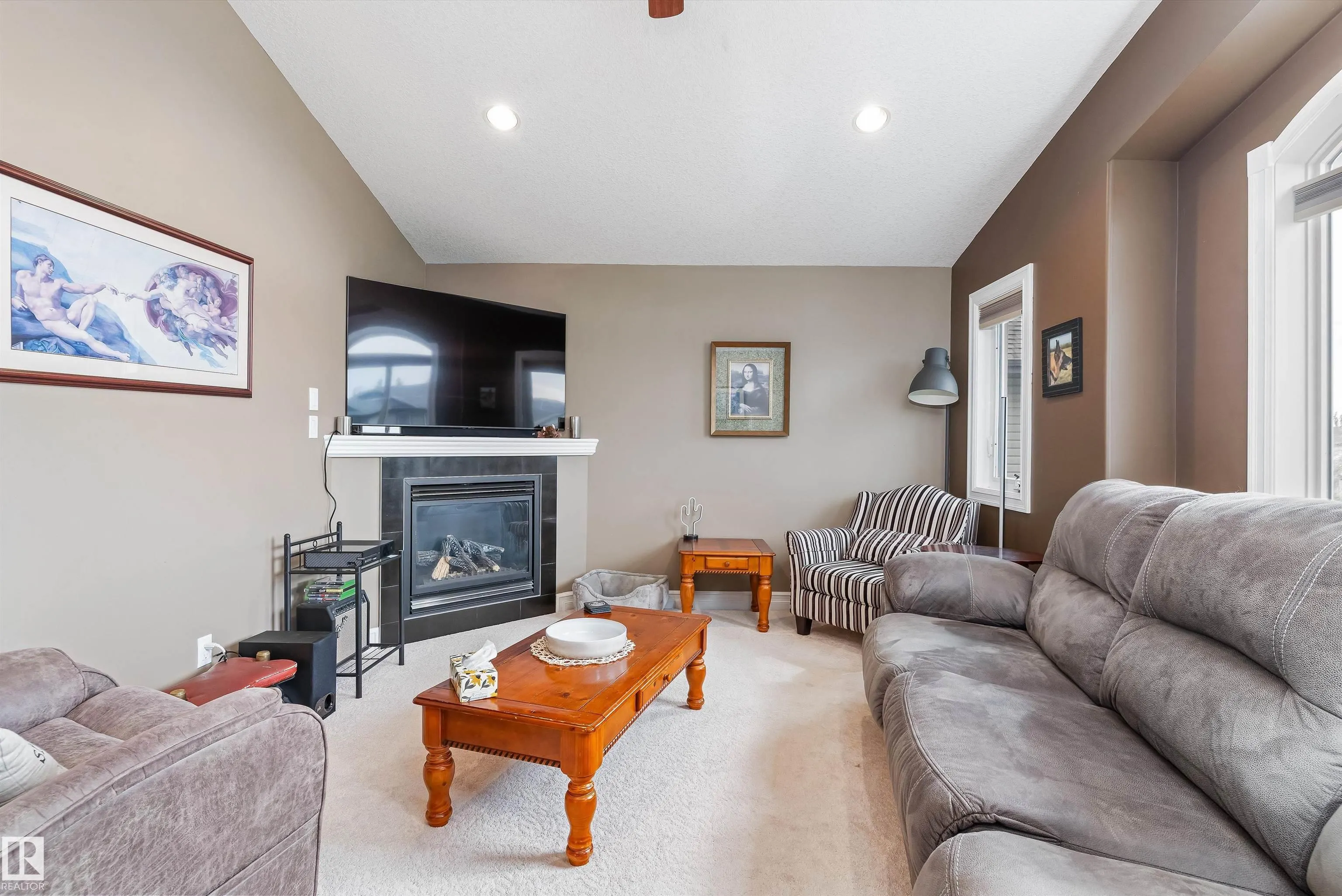 484 FOXTAIL Court