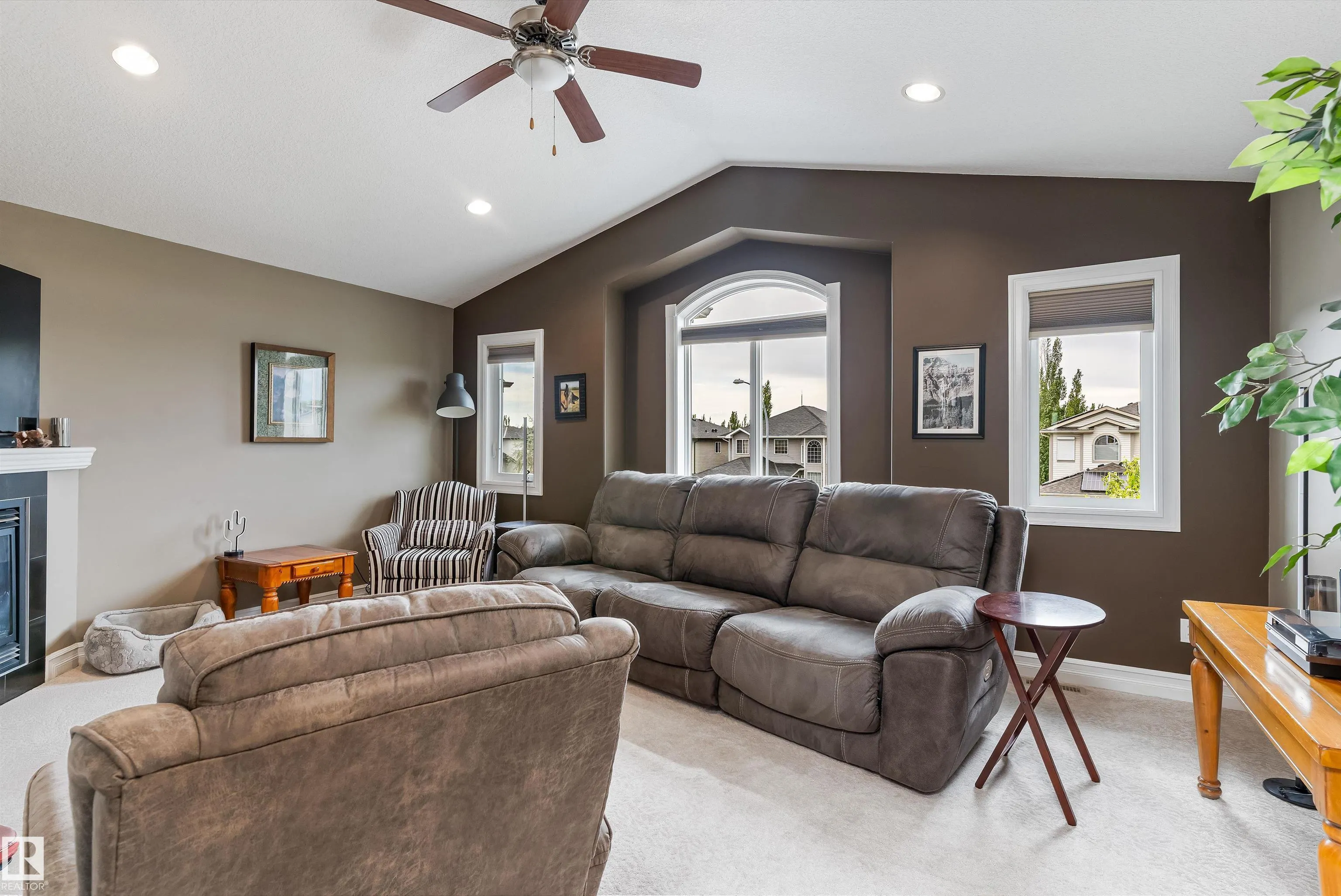 484 FOXTAIL Court