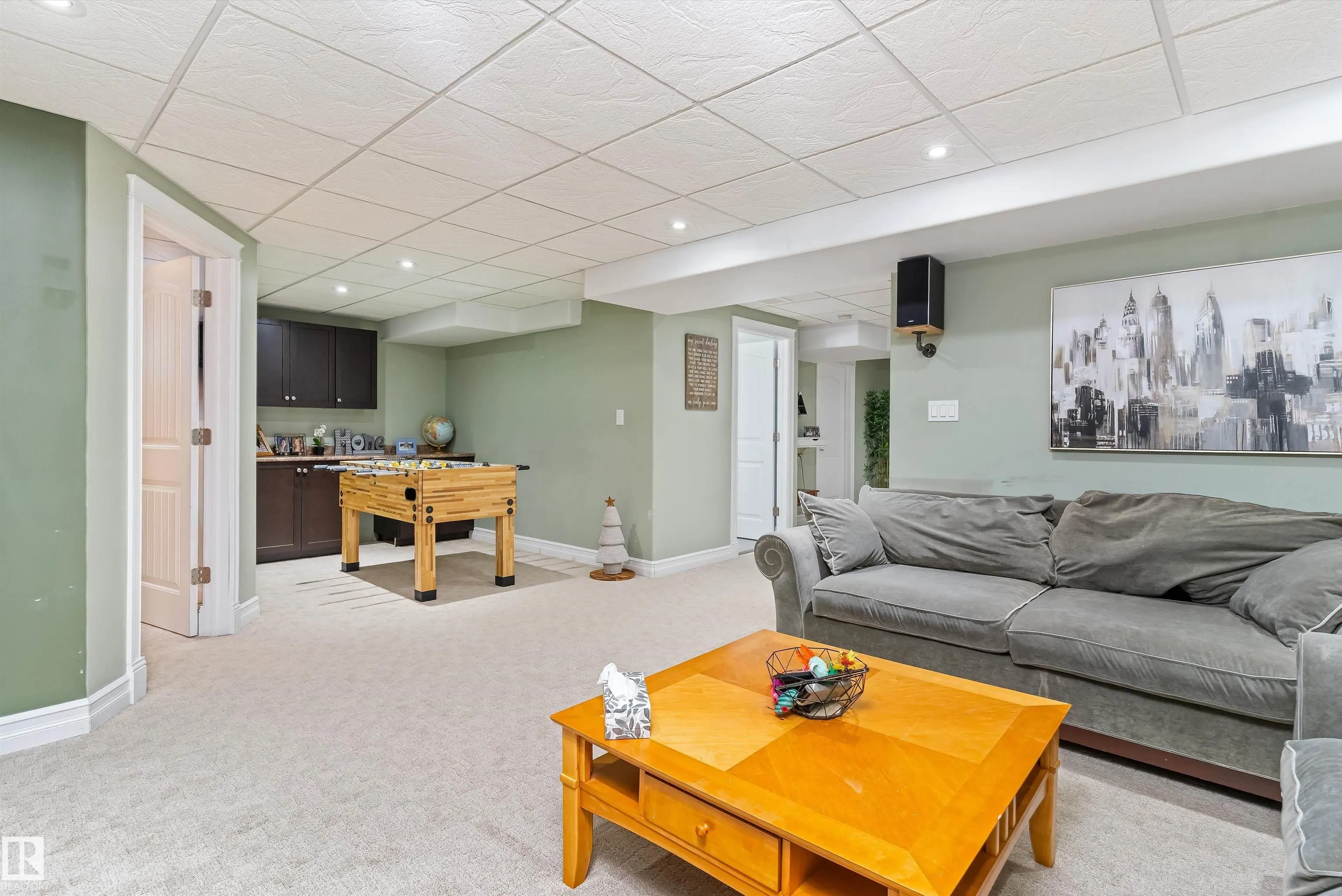 484 FOXTAIL Court