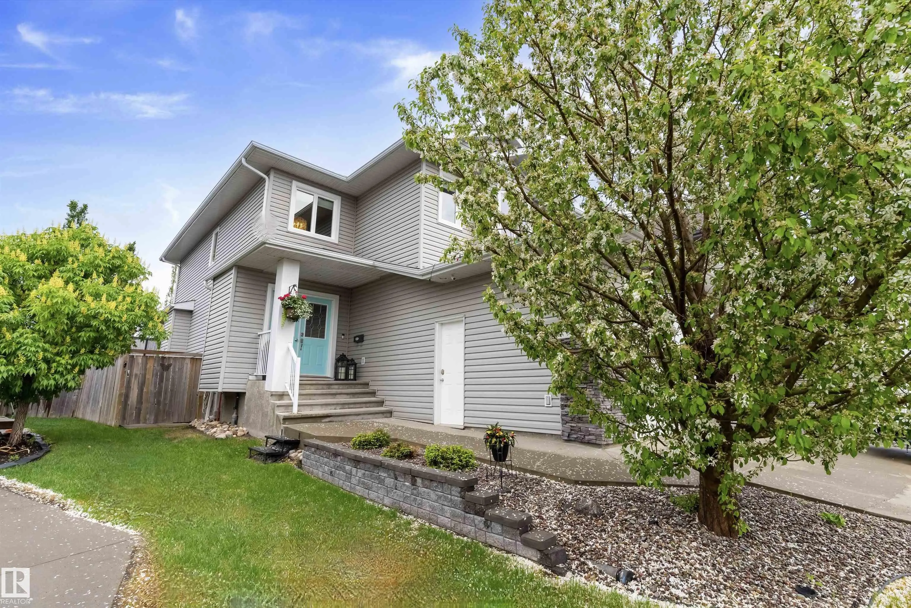 484 FOXTAIL Court