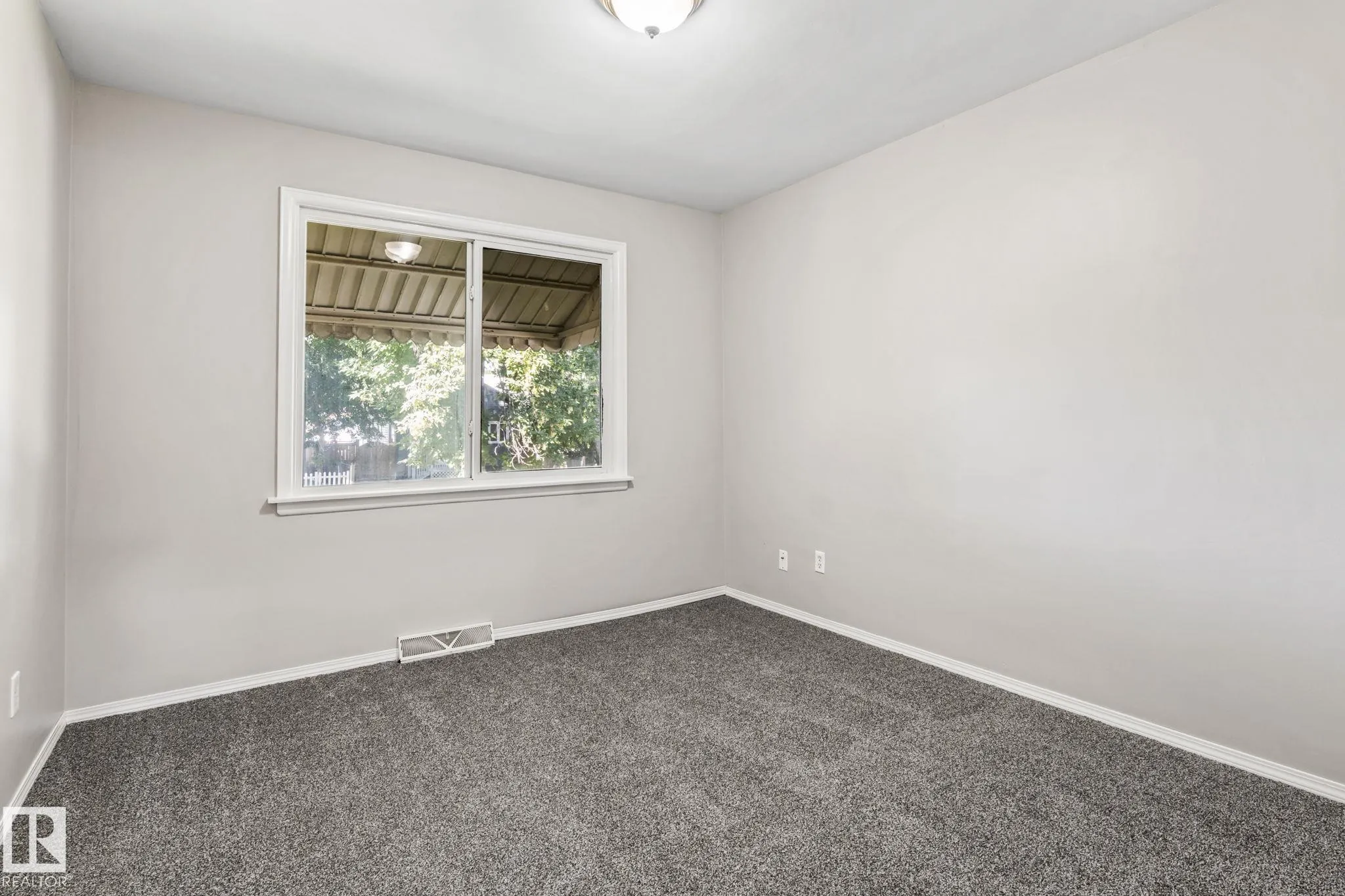11811 70 Street