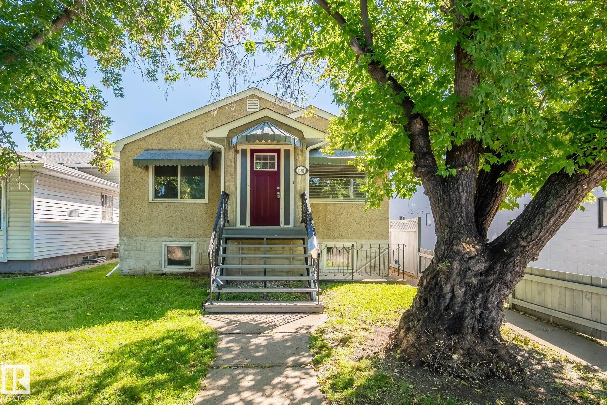 11811 70 Street