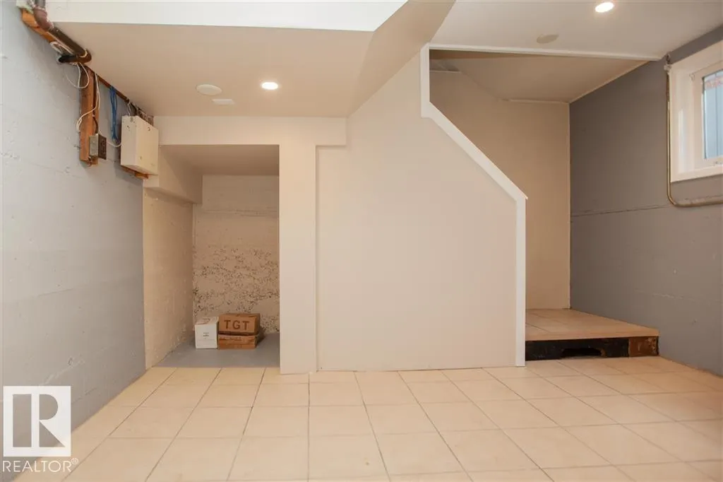 11811 70 Street