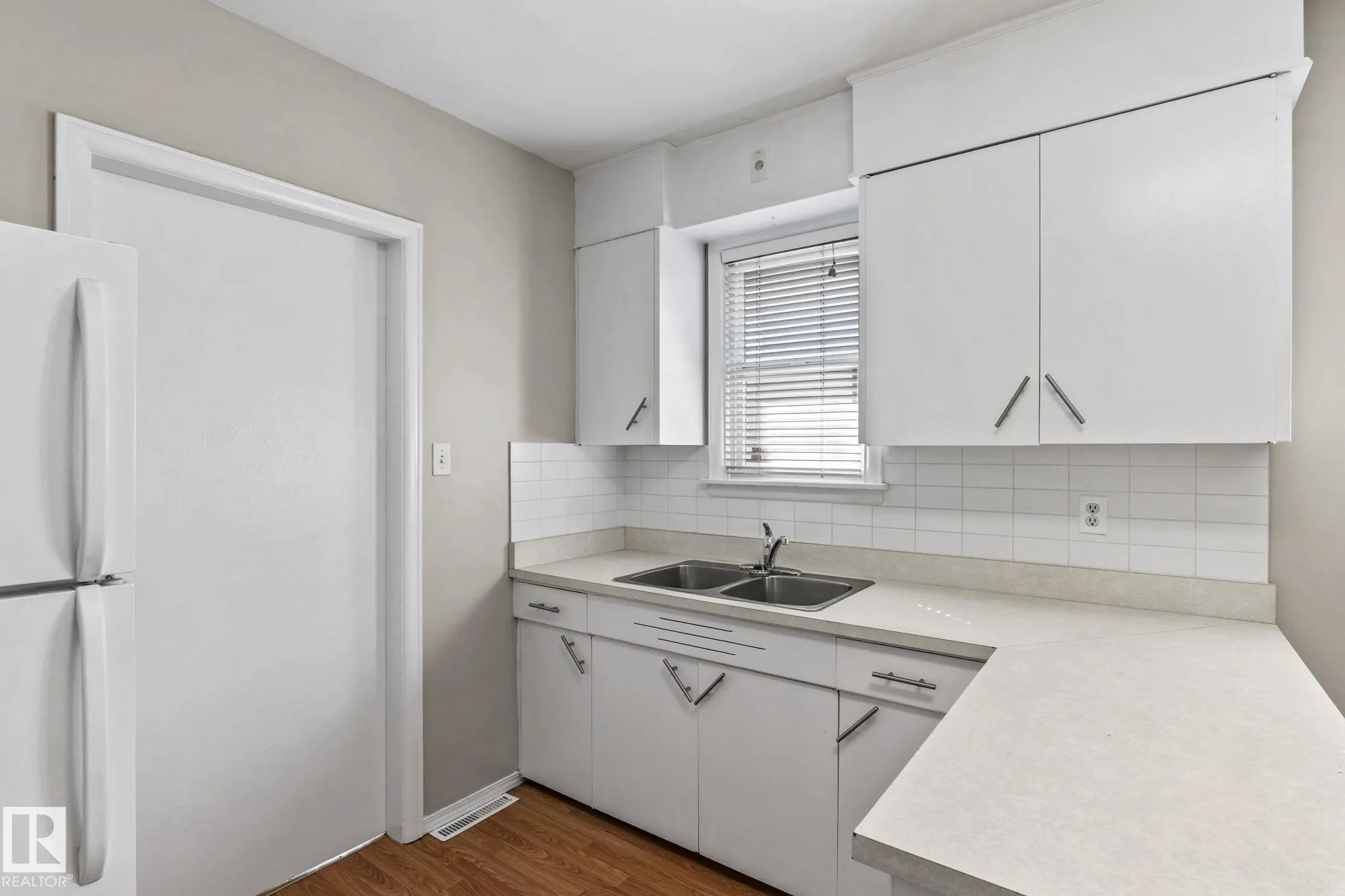 11811 70 Street