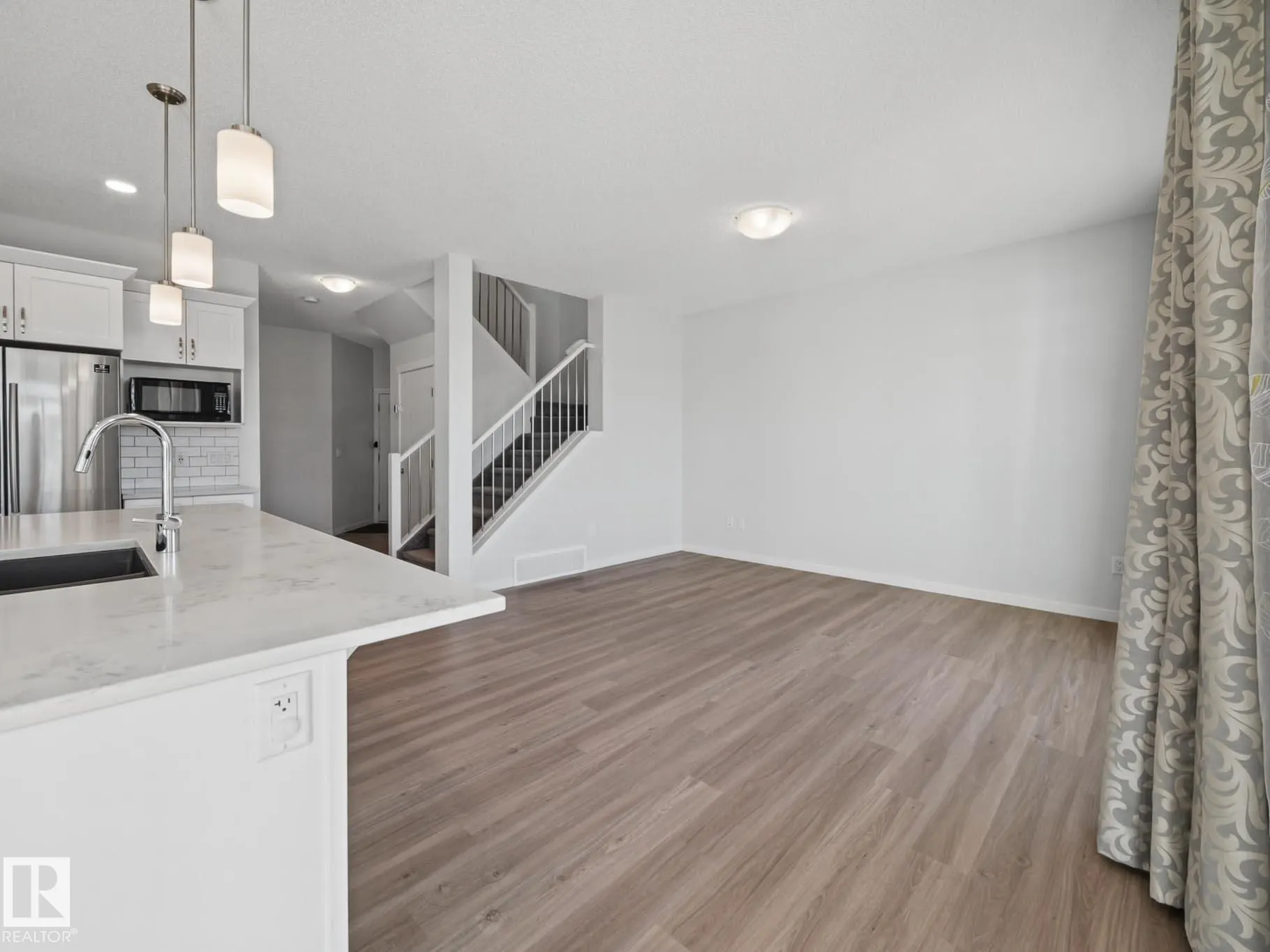 3807 CHERRY Loop