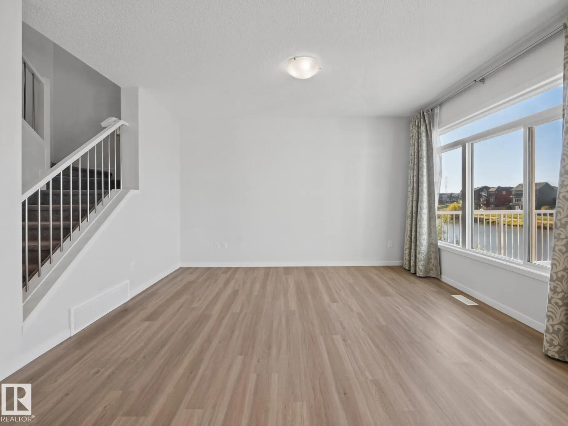 3807 CHERRY Loop
