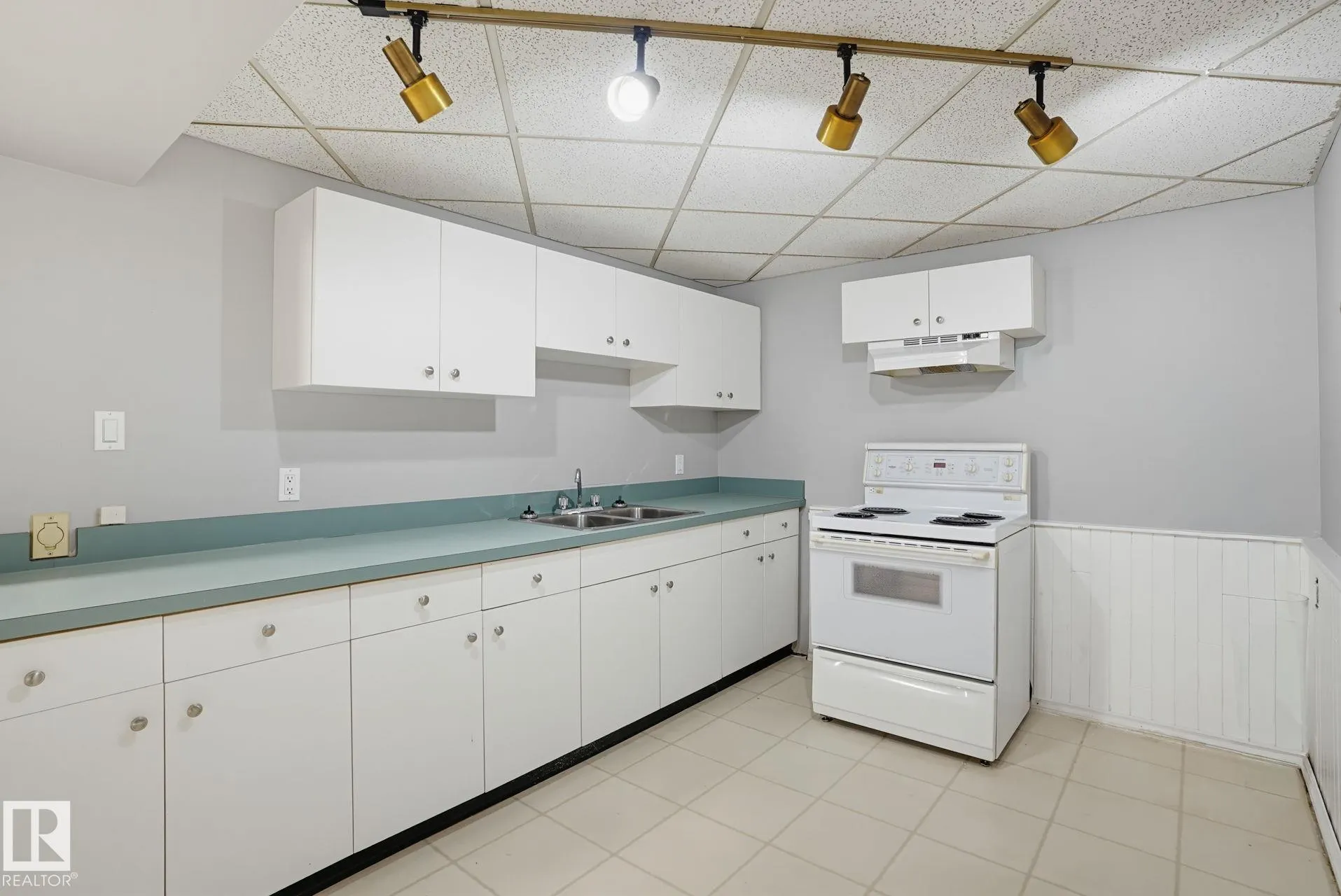 64 WINCHESTER Avenue
