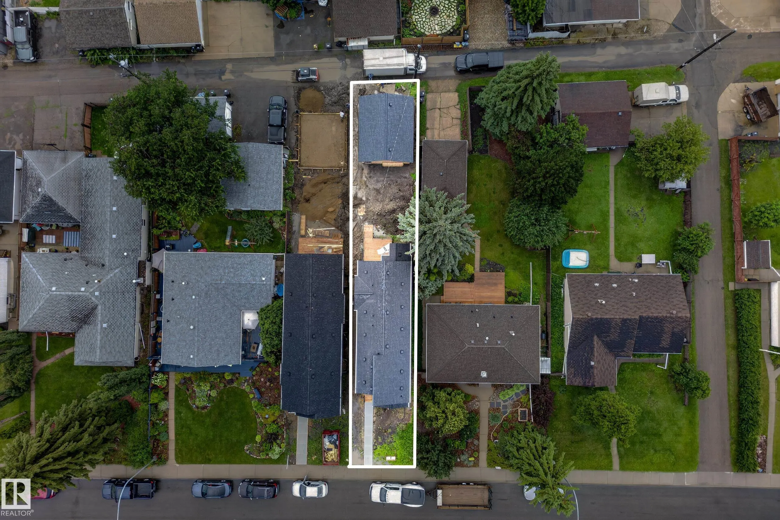 5604 105 Avenue