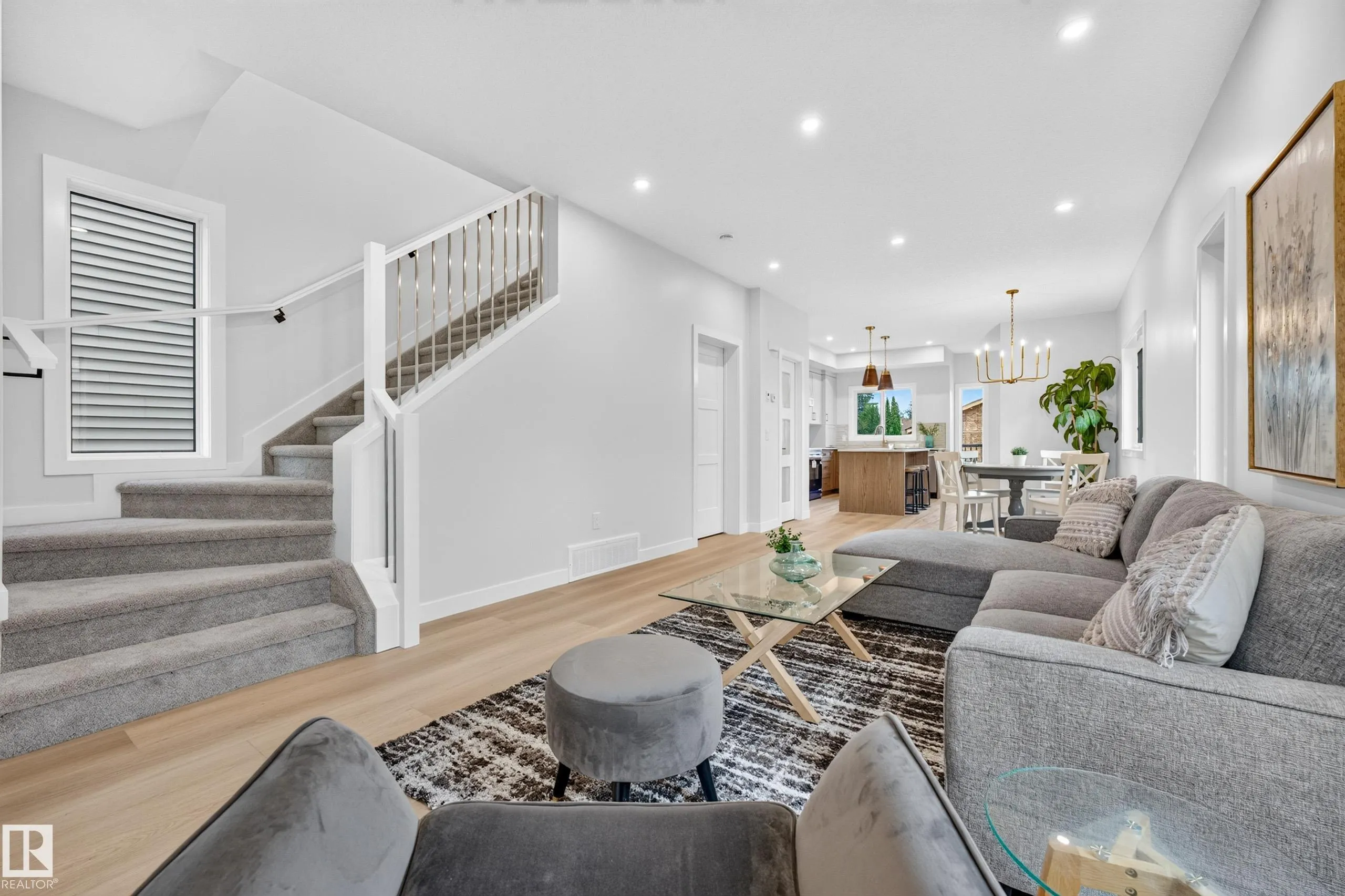 5604 105 Avenue