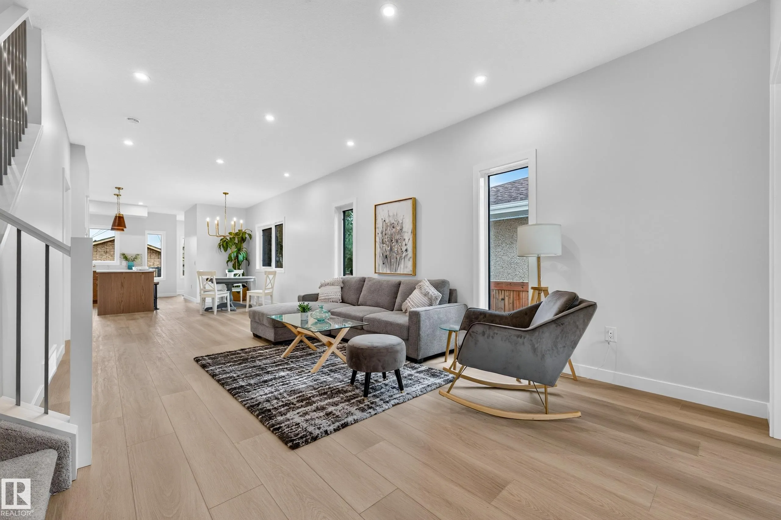 5604 105 Avenue