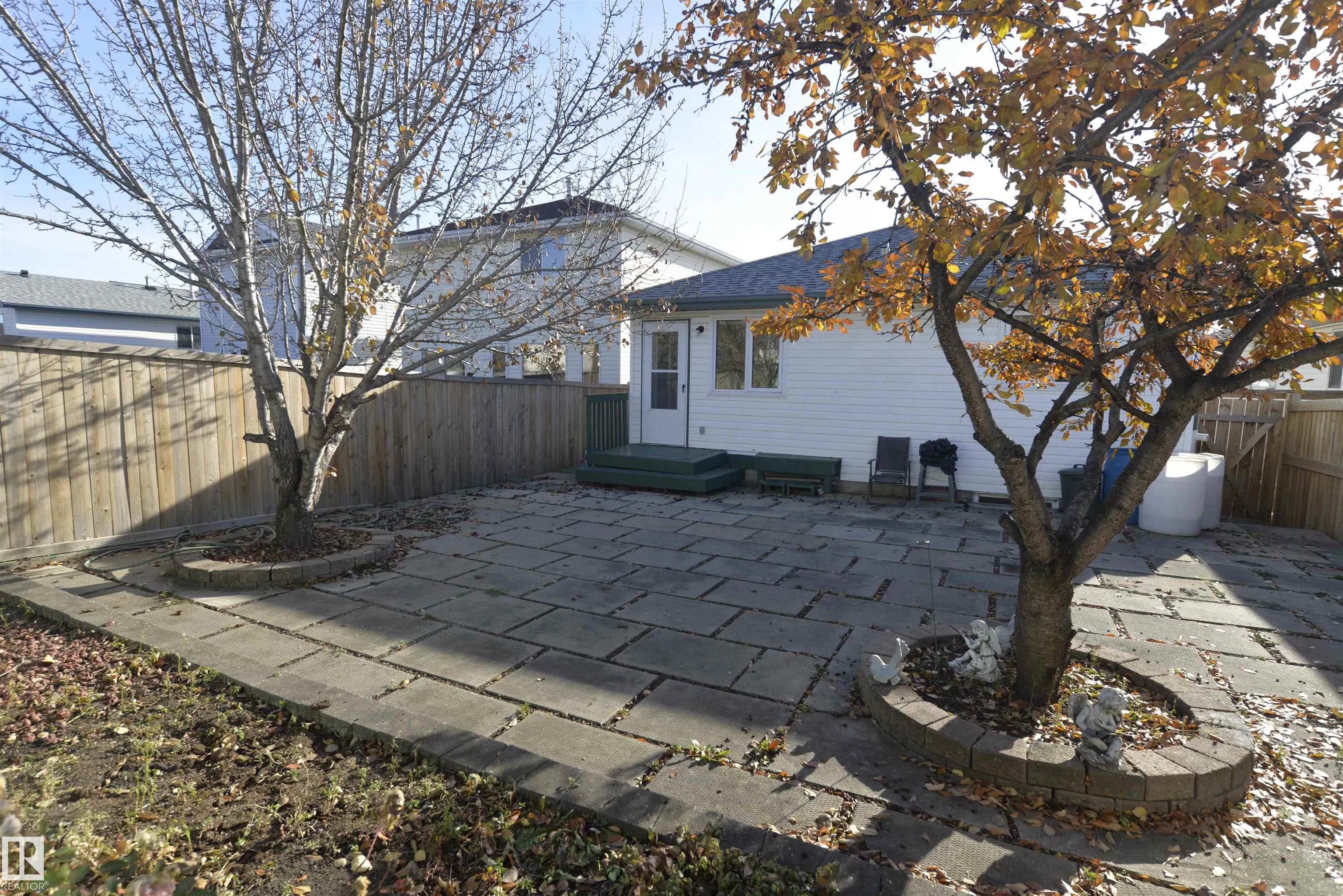 7936 154 Avenue