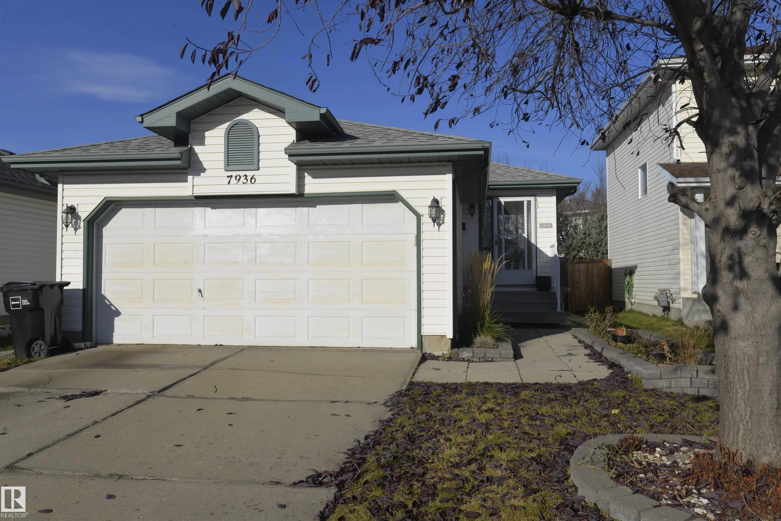 7936 154 Avenue