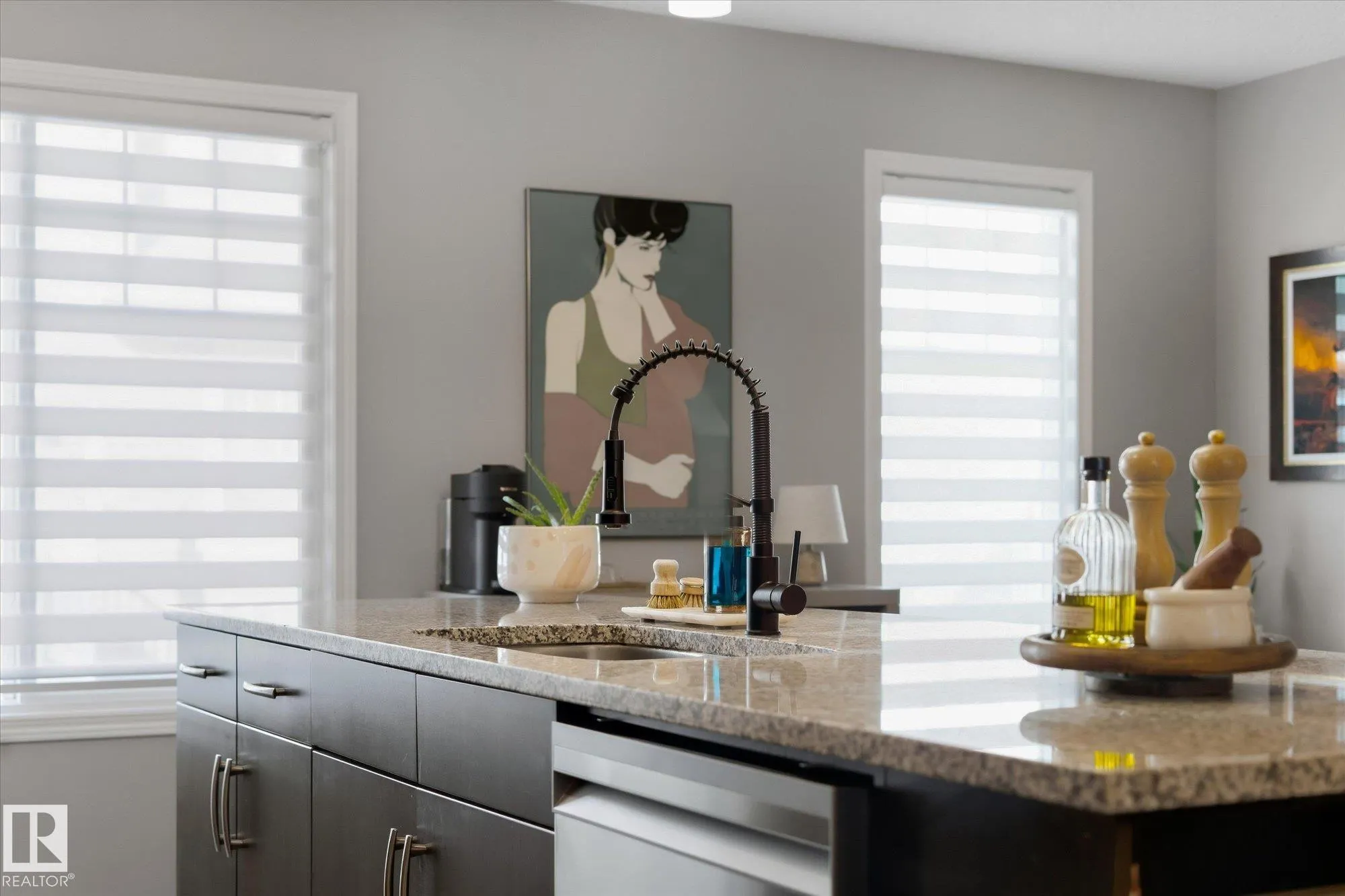4050 SAVARYN Drive