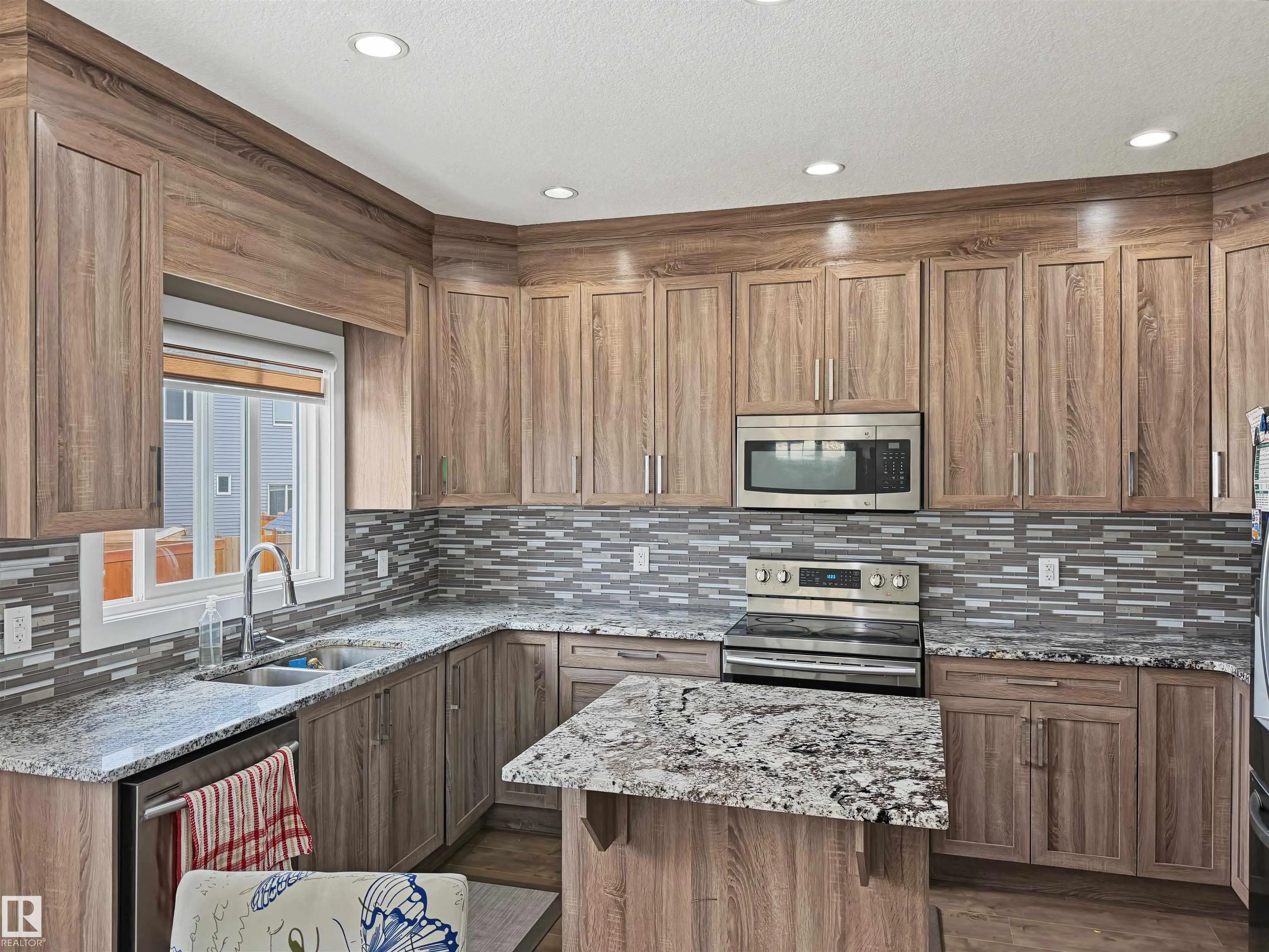 9108 Cooper Crescent