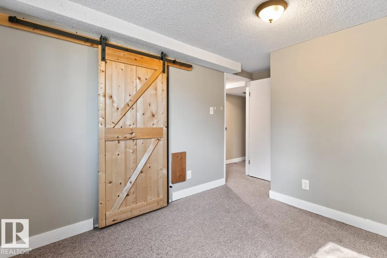 3524 51 Street