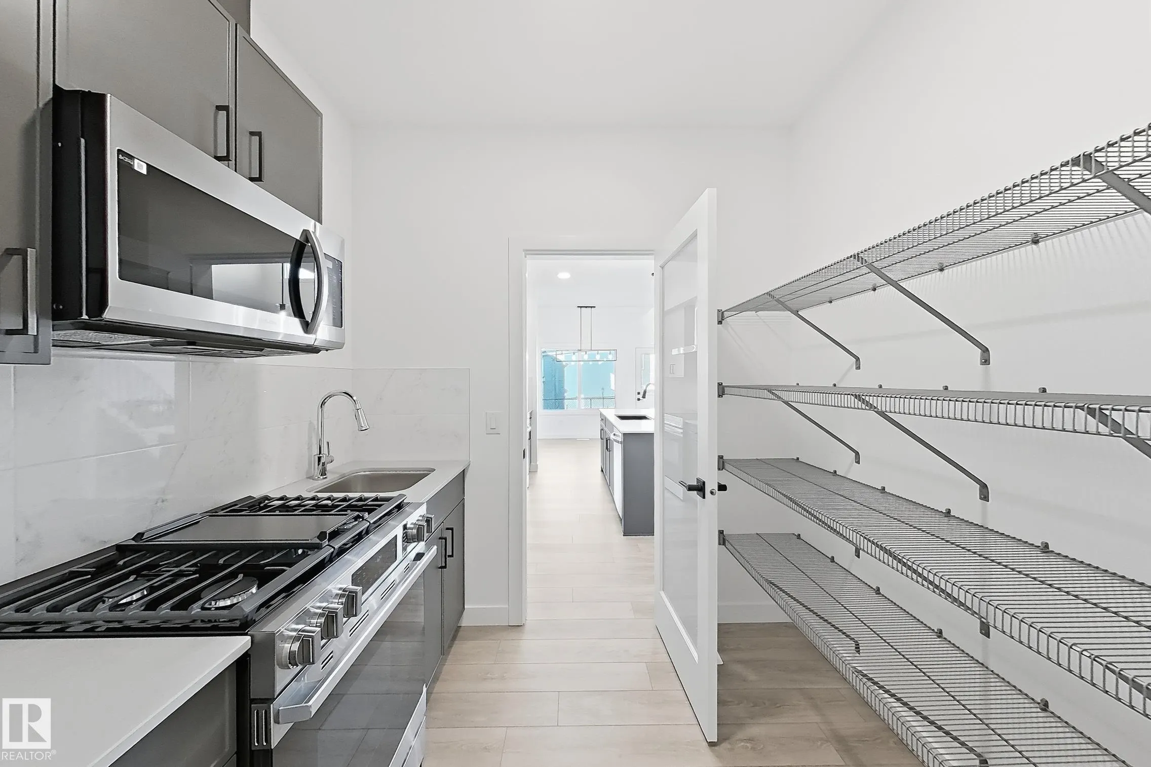 908 17 ave