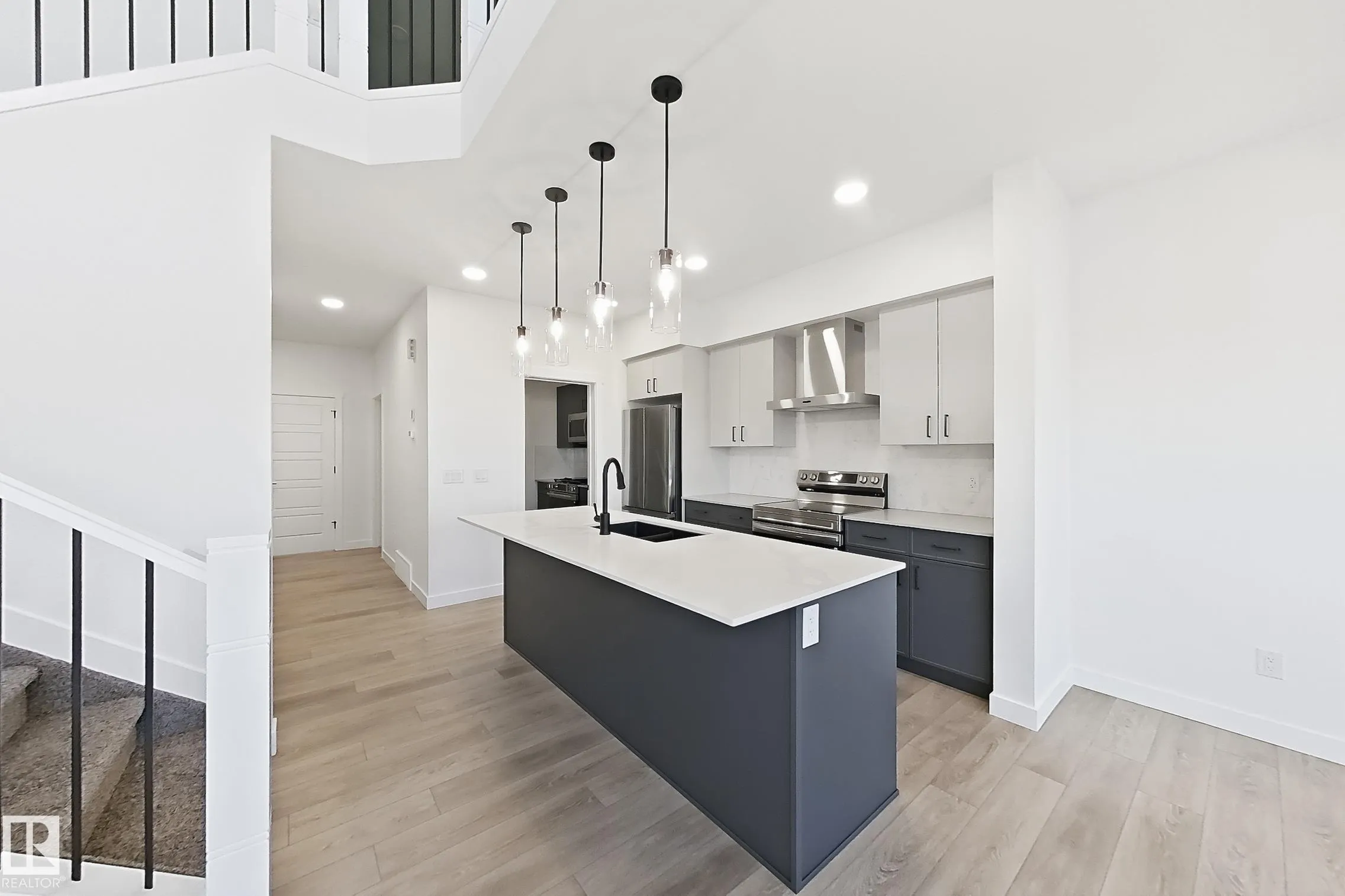 908 17 ave