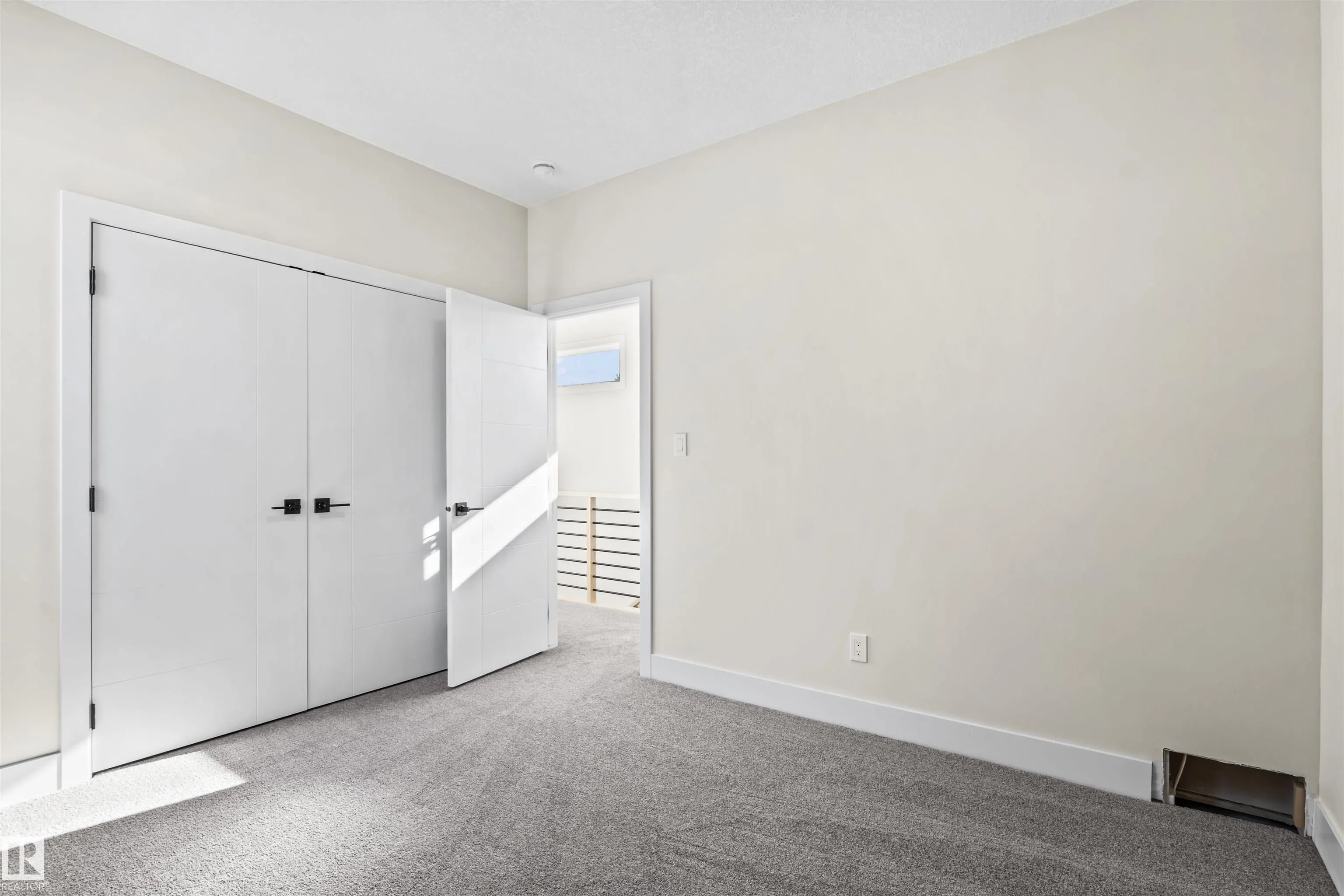 5606 105 Avenue