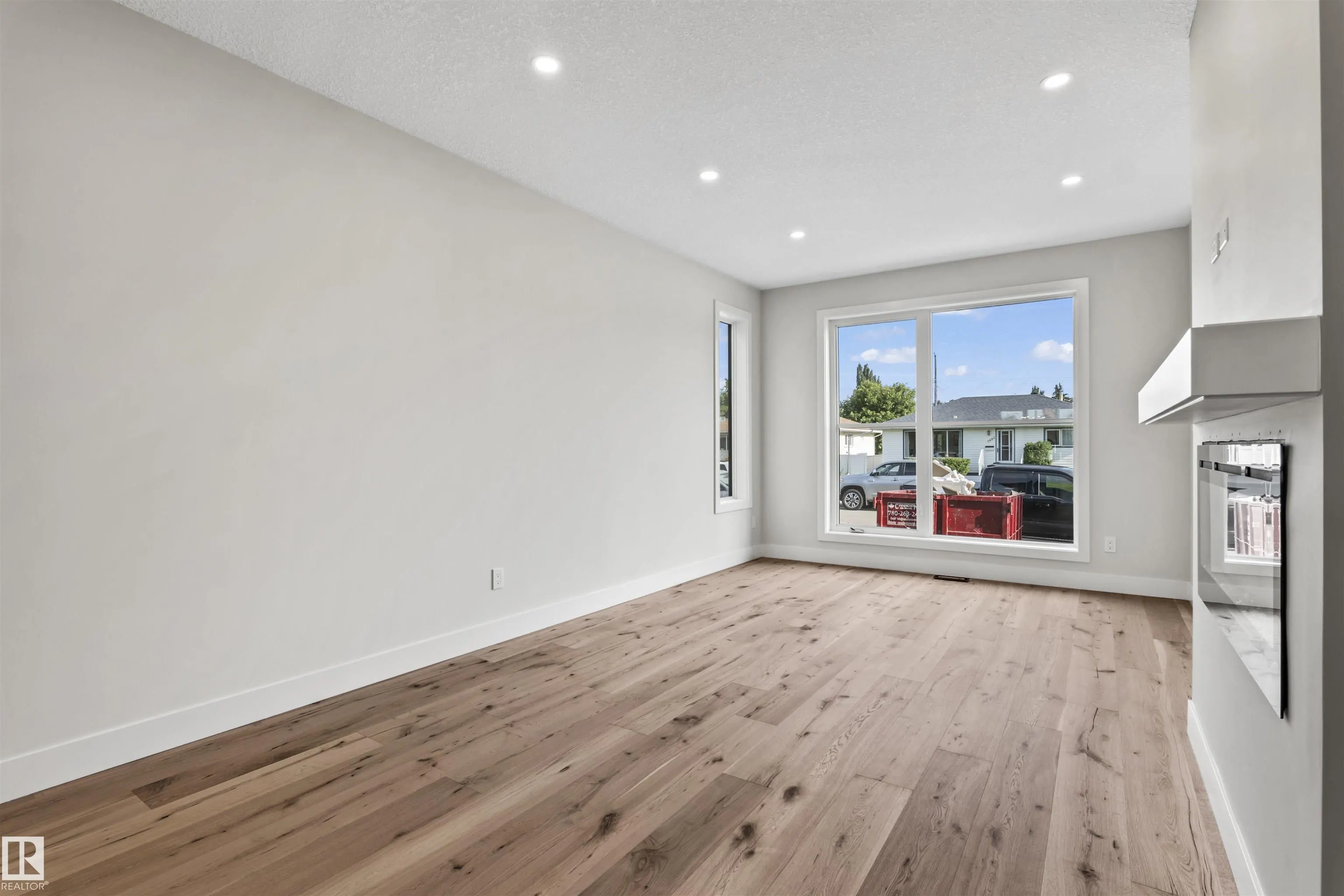 5606 105 Avenue