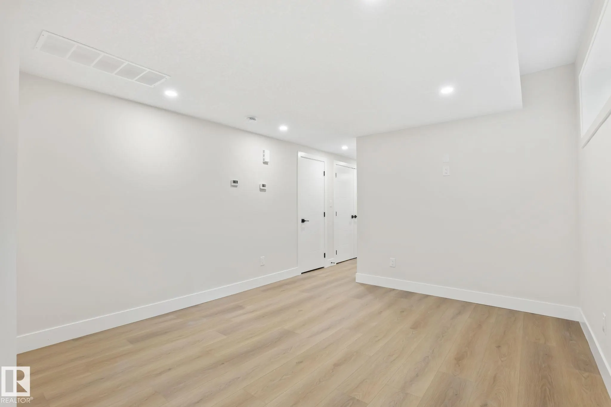 5606 105 Avenue