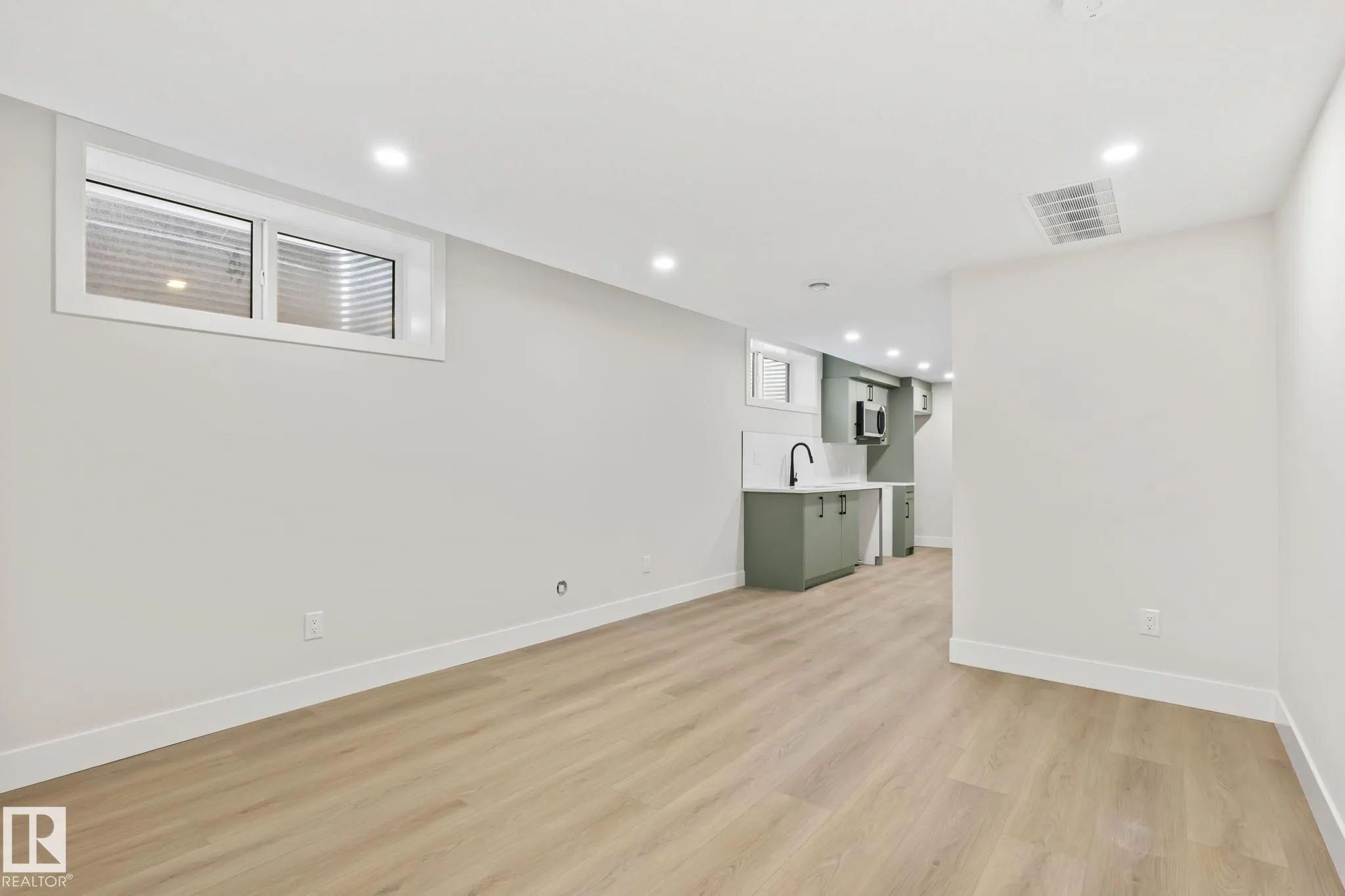 5606 105 Avenue