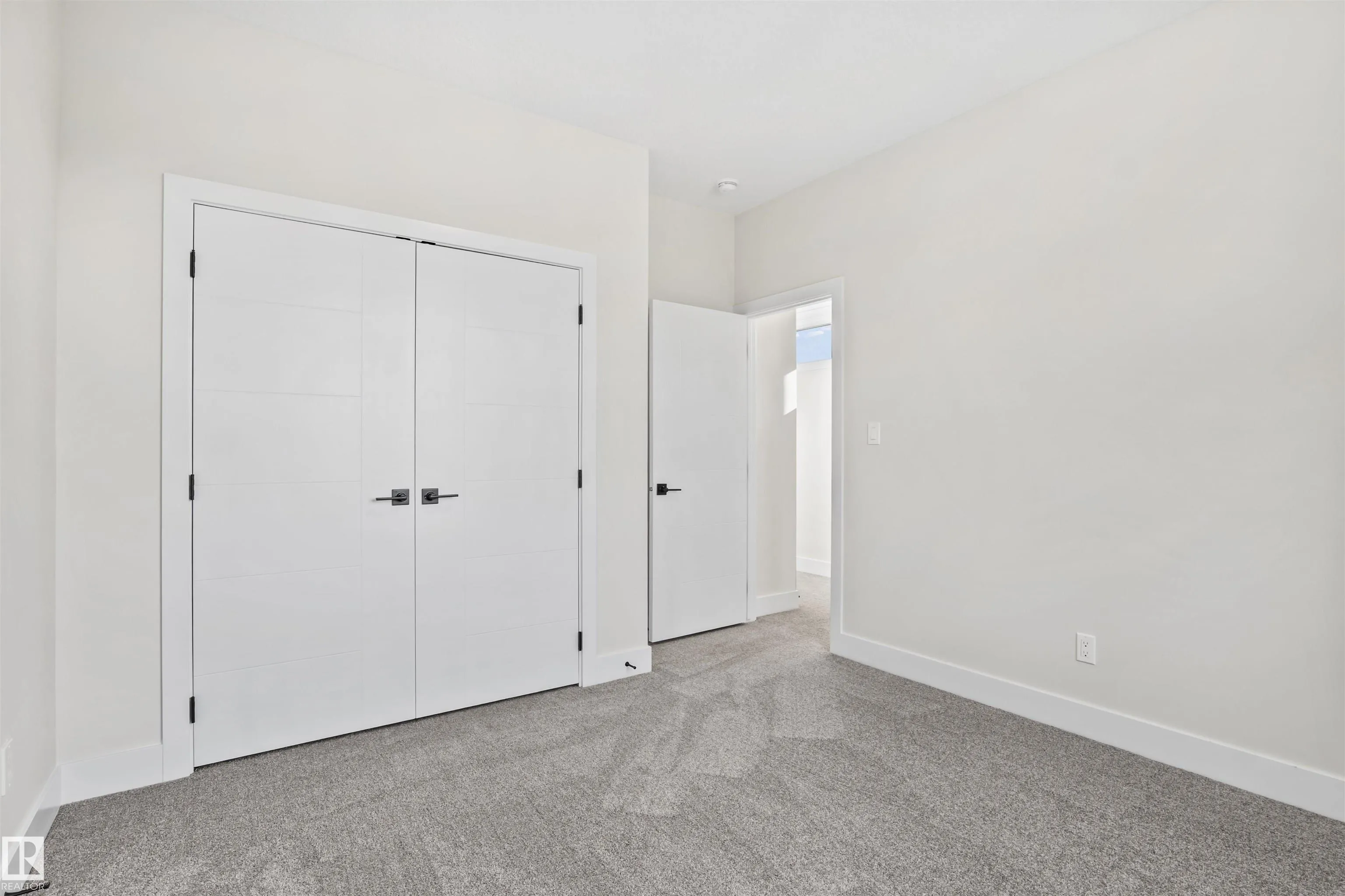 5606 105 Avenue