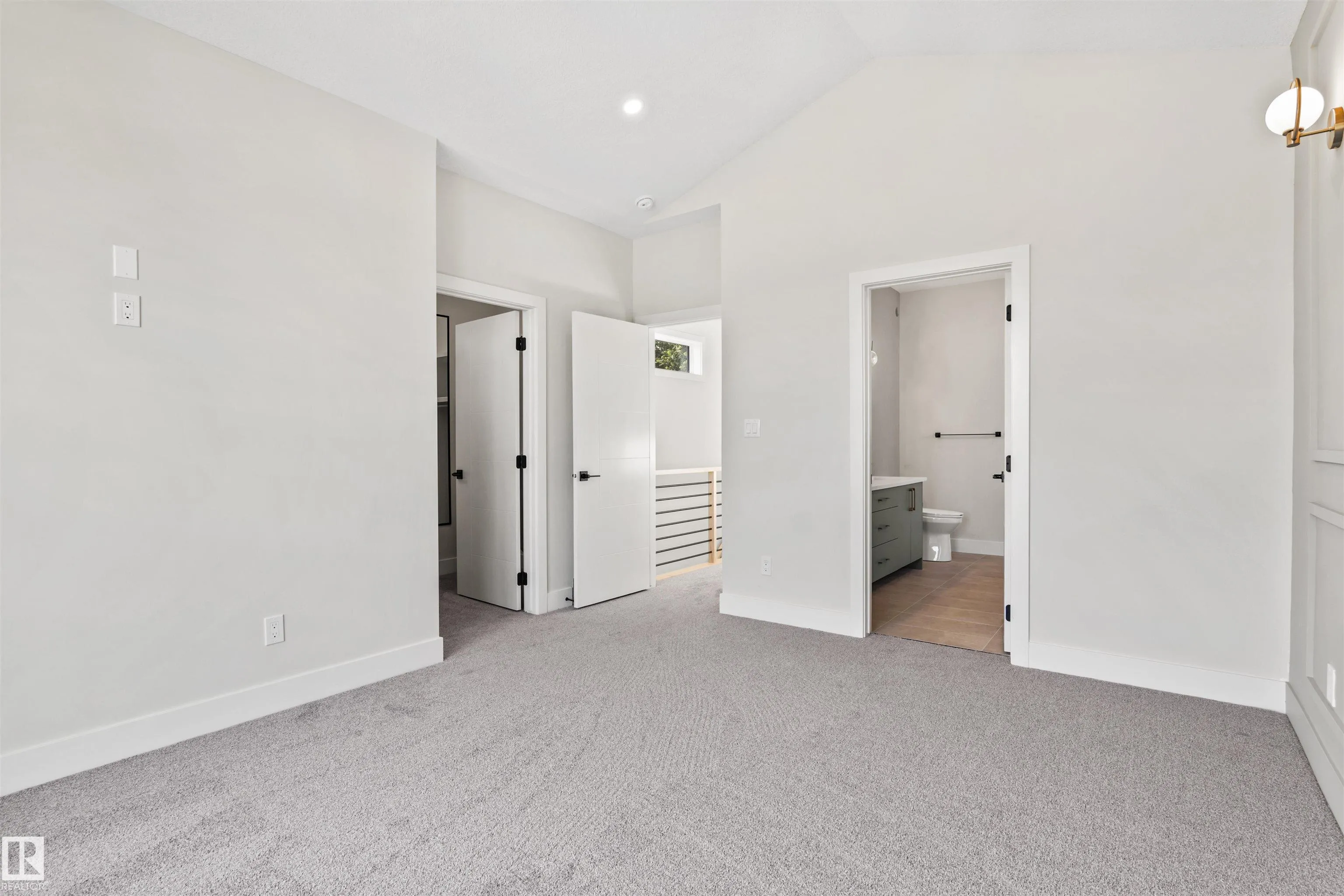 5606 105 Avenue