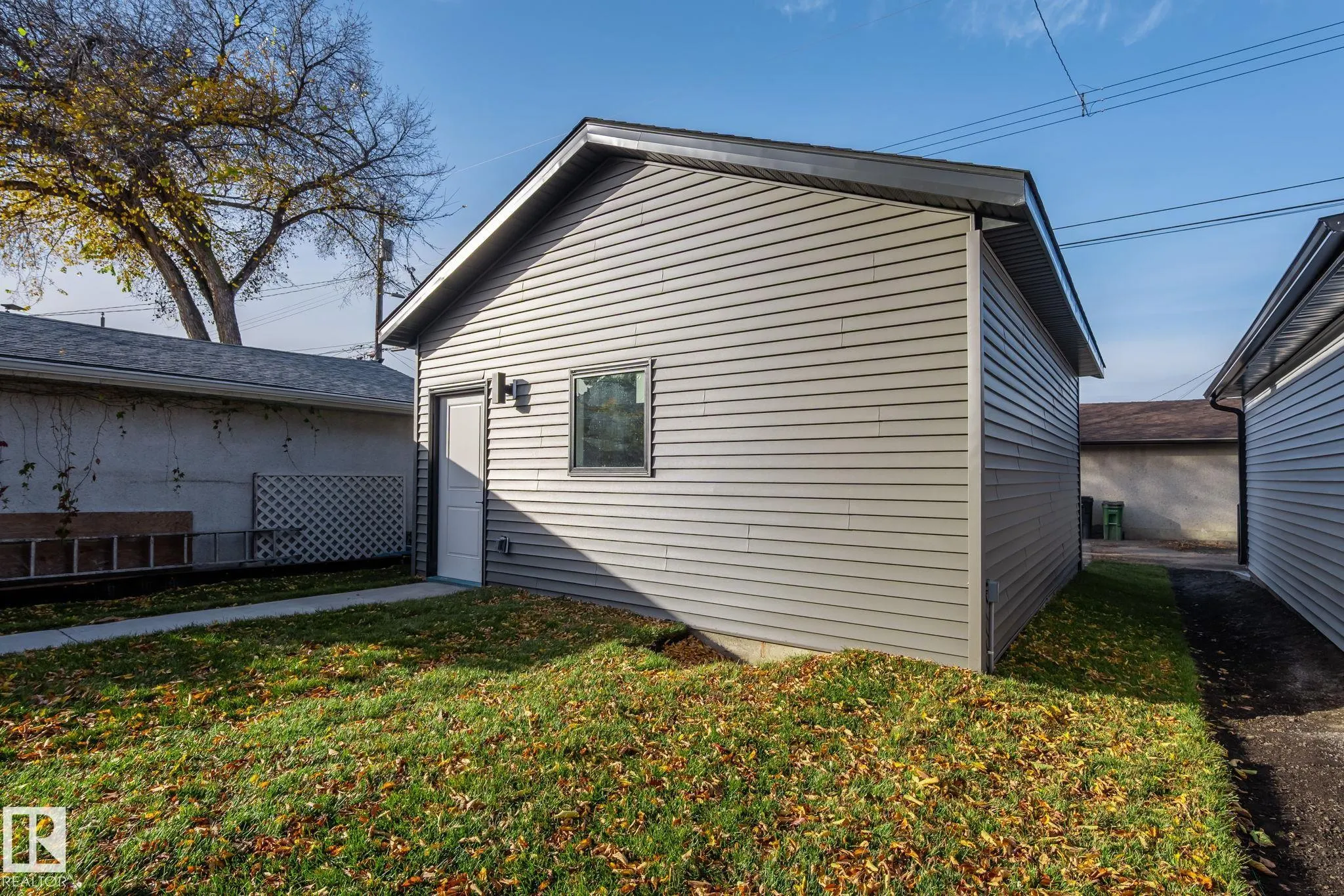 5606 105 Avenue