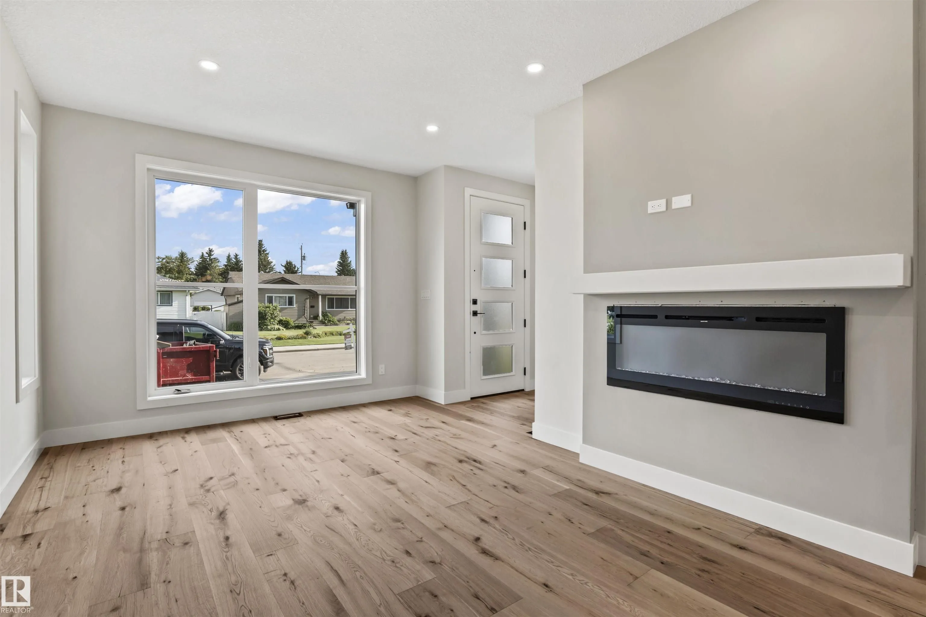 5606 105 Avenue