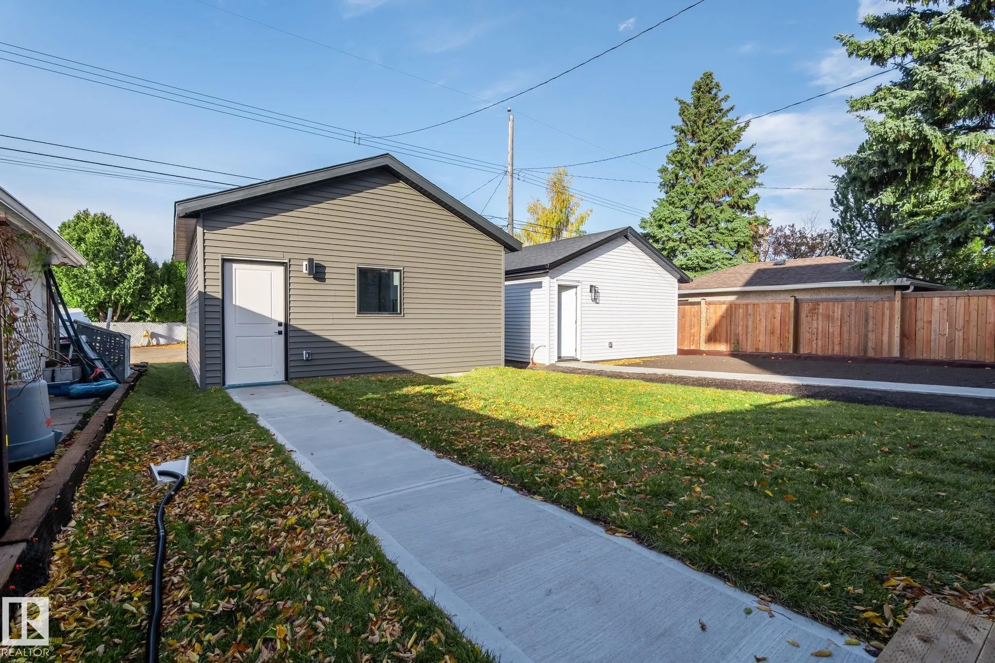 5606 105 Avenue