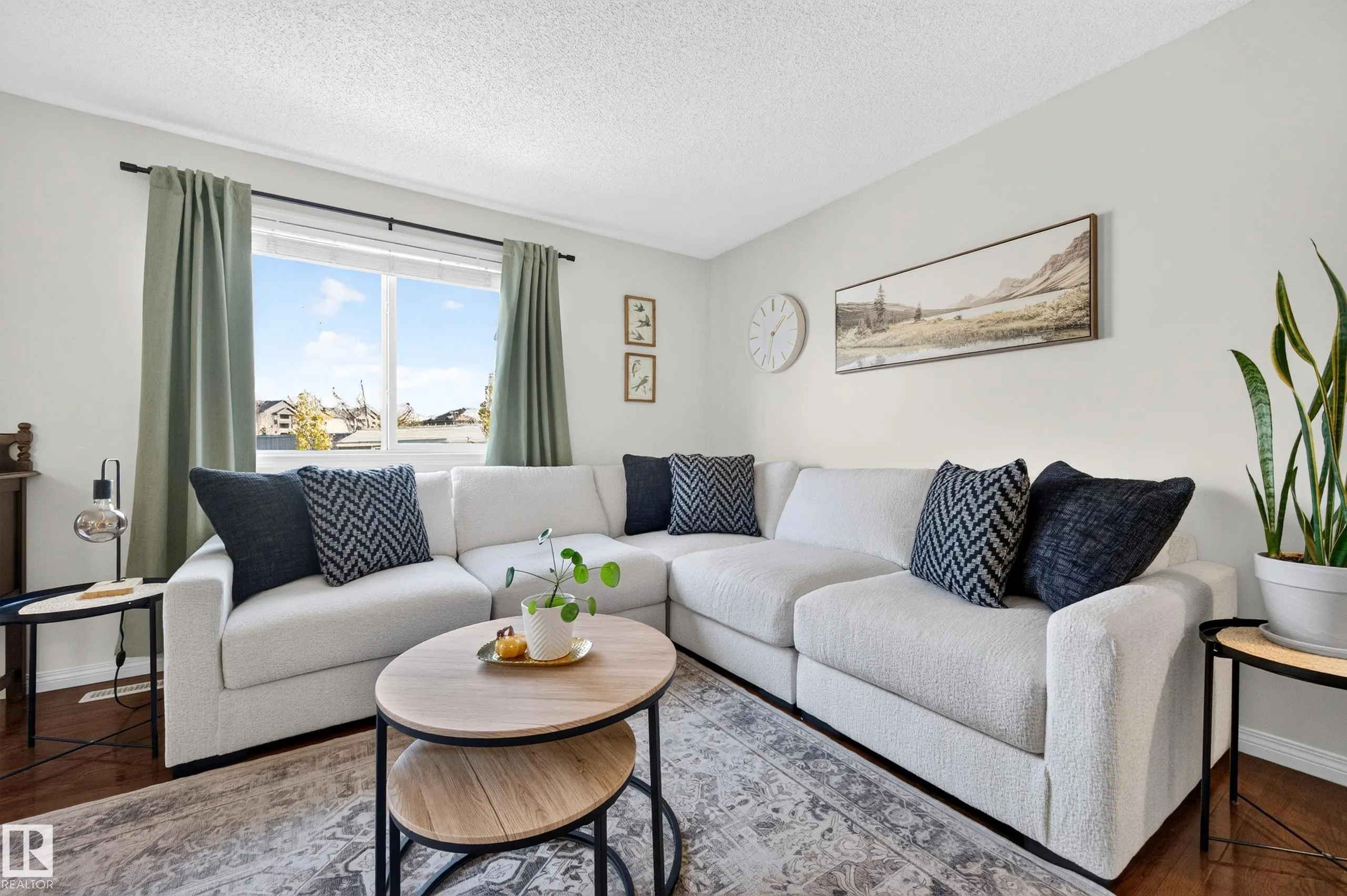 39 APPLETON Crescent