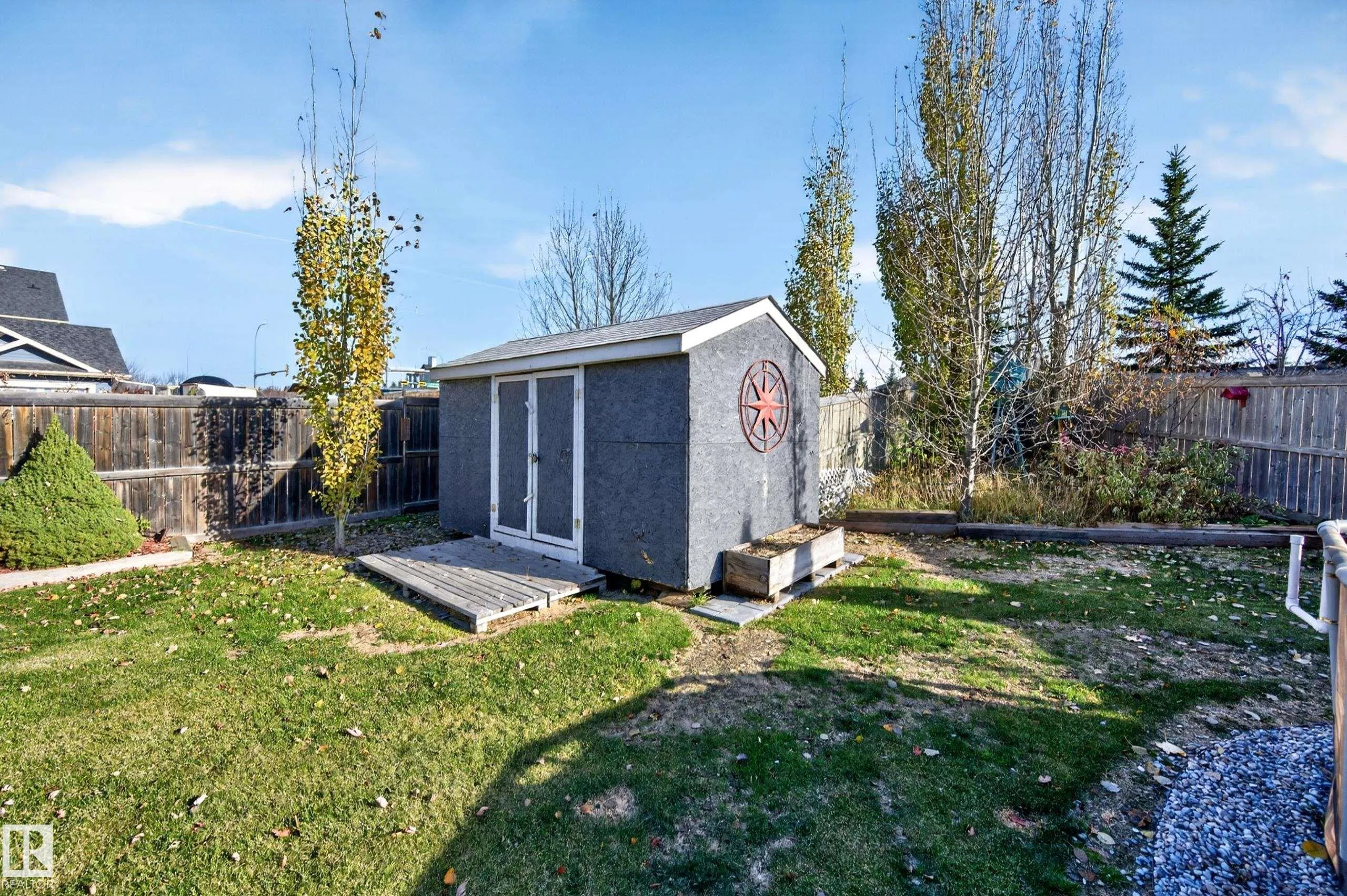 39 APPLETON Crescent