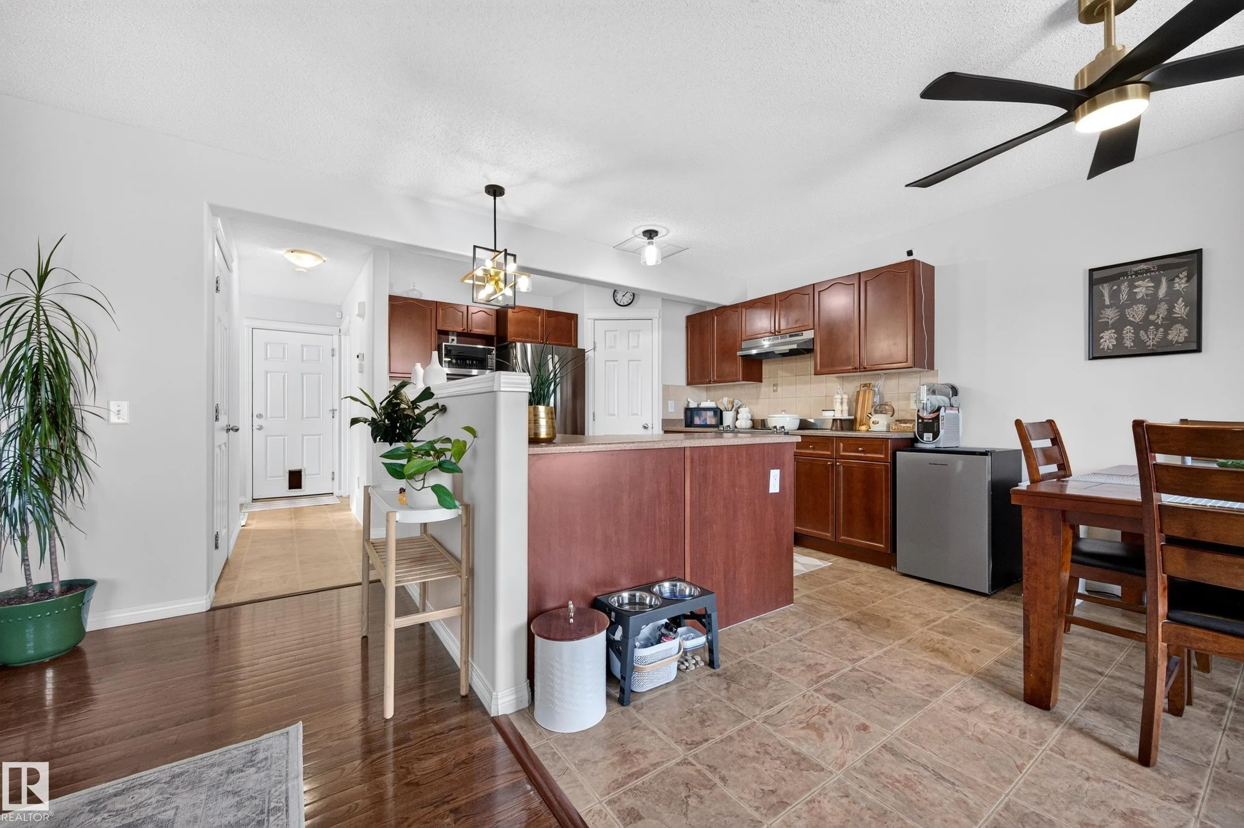 39 APPLETON Crescent