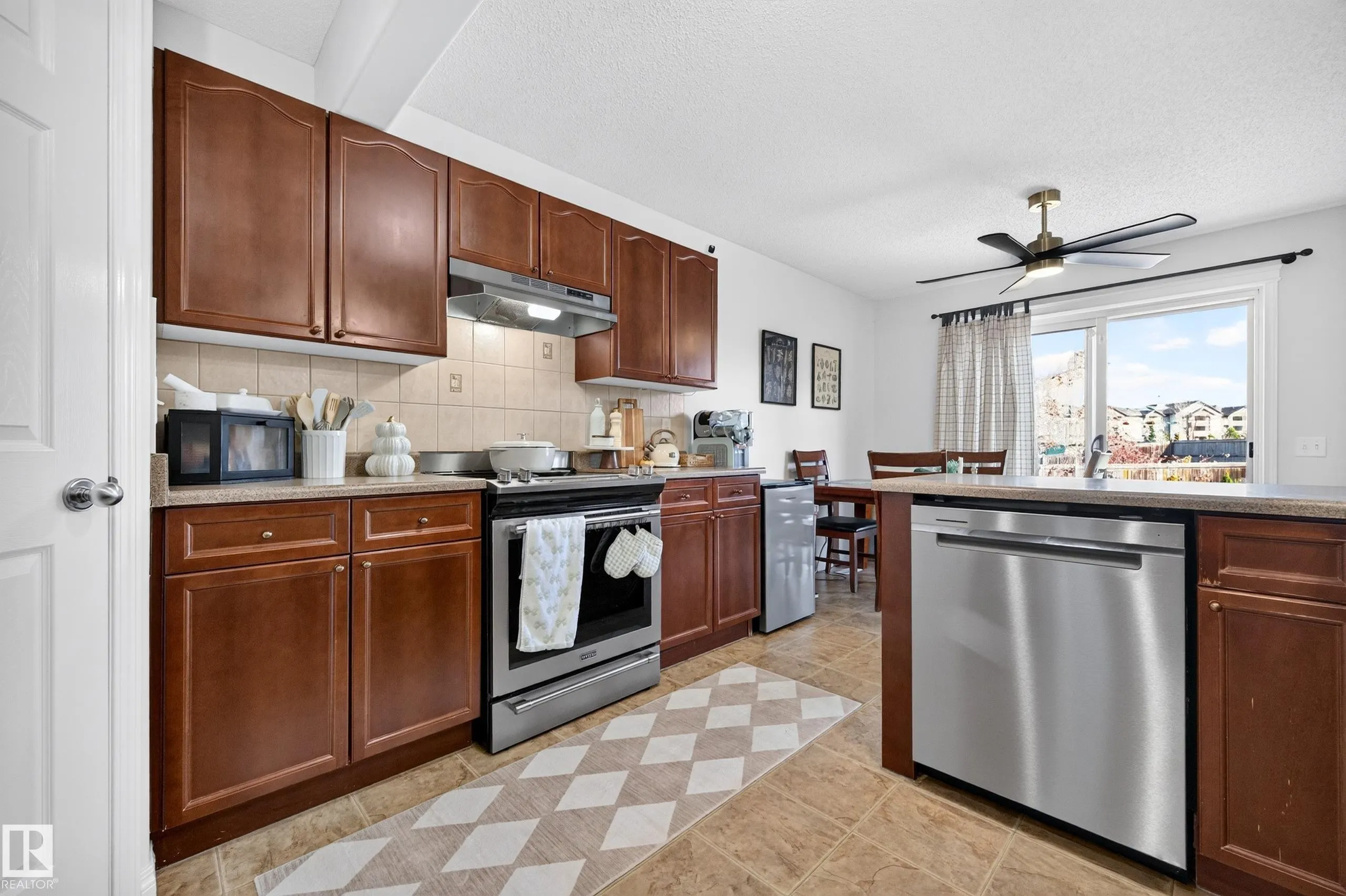 39 APPLETON Crescent