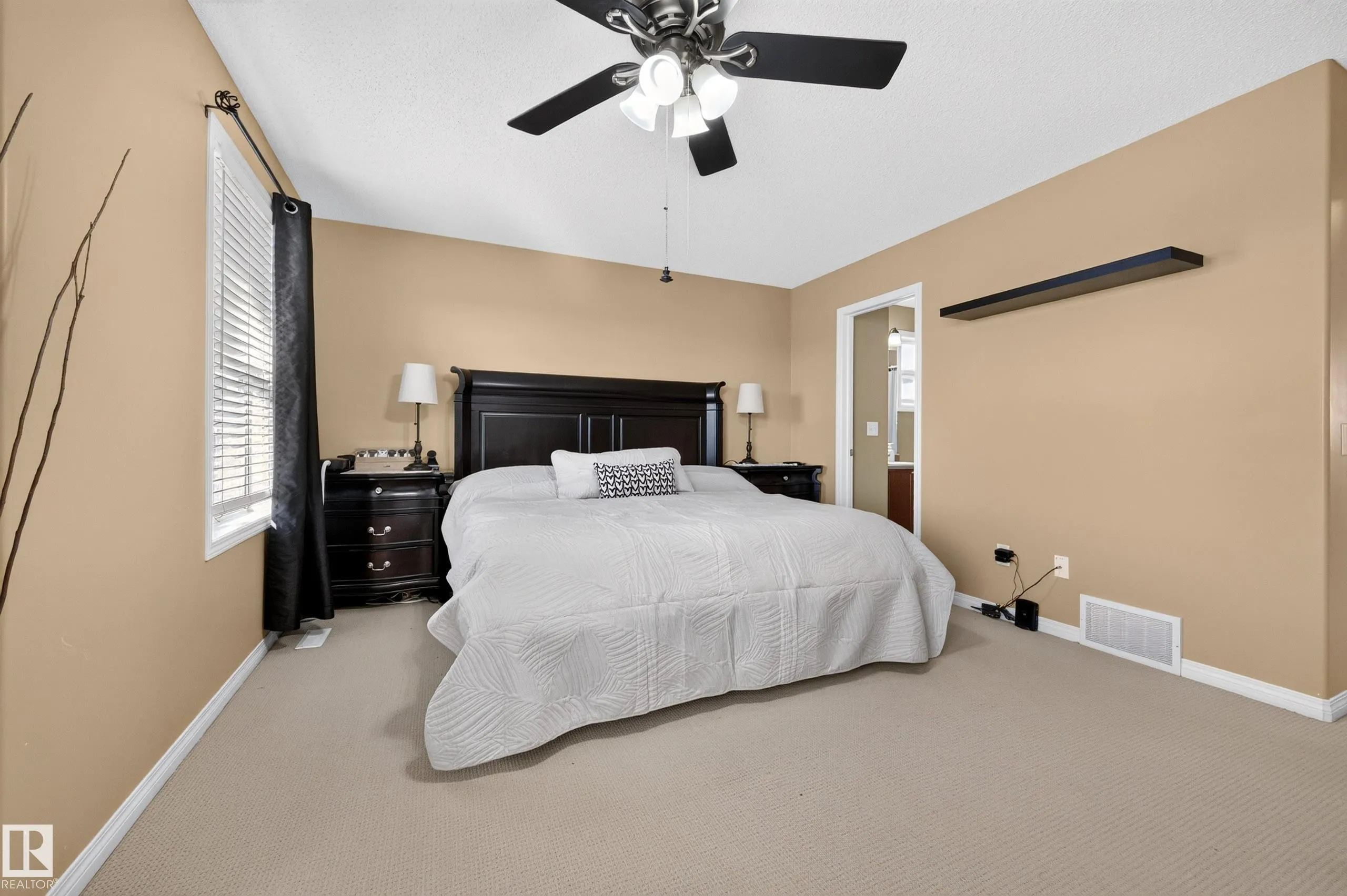 39 APPLETON Crescent
