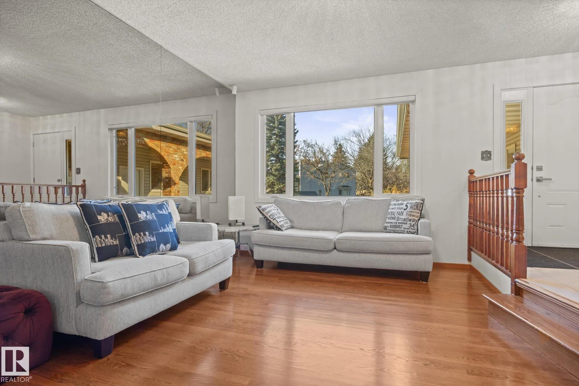 11 WOODSTOCK Place