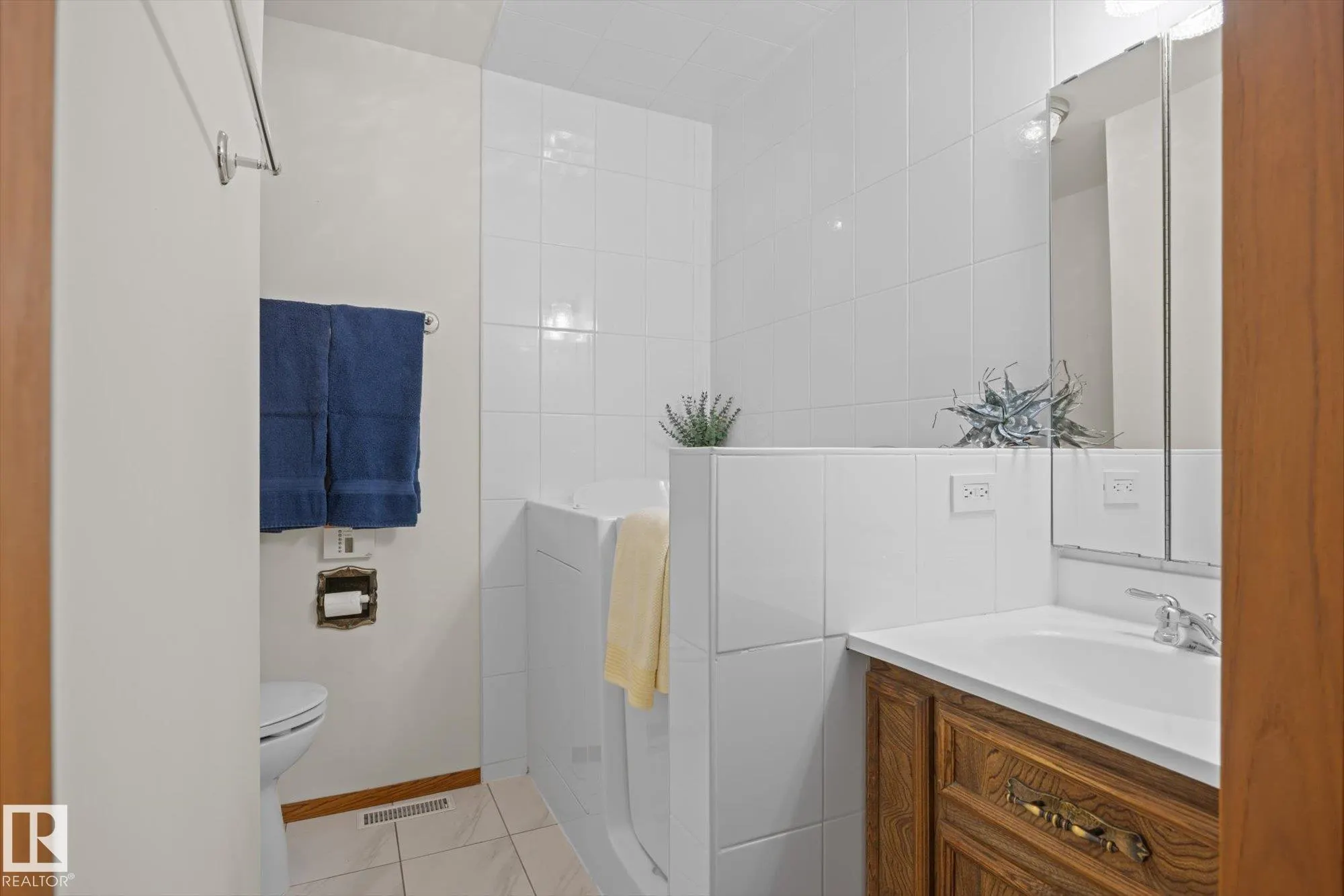 11 WOODSTOCK Place