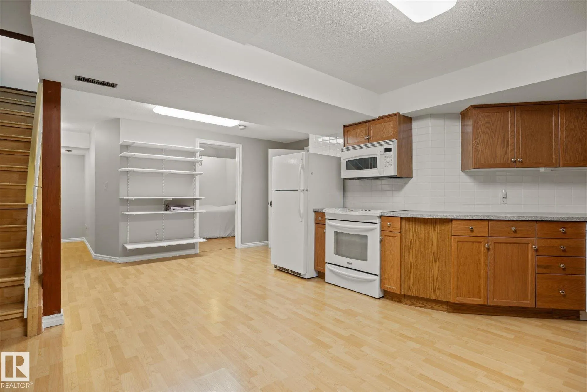 11 WOODSTOCK Place