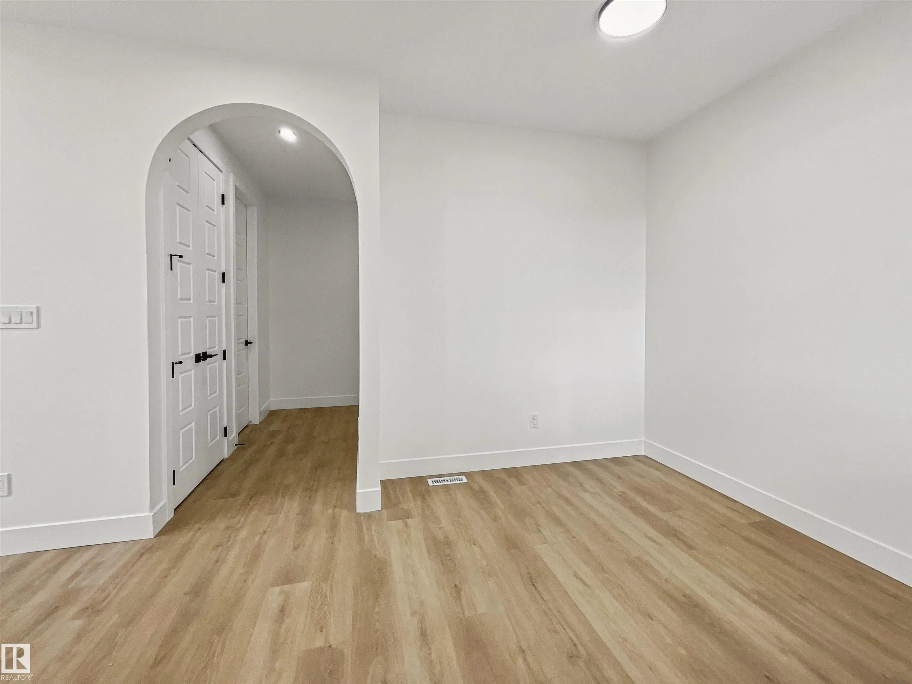 9 STETSON Loop