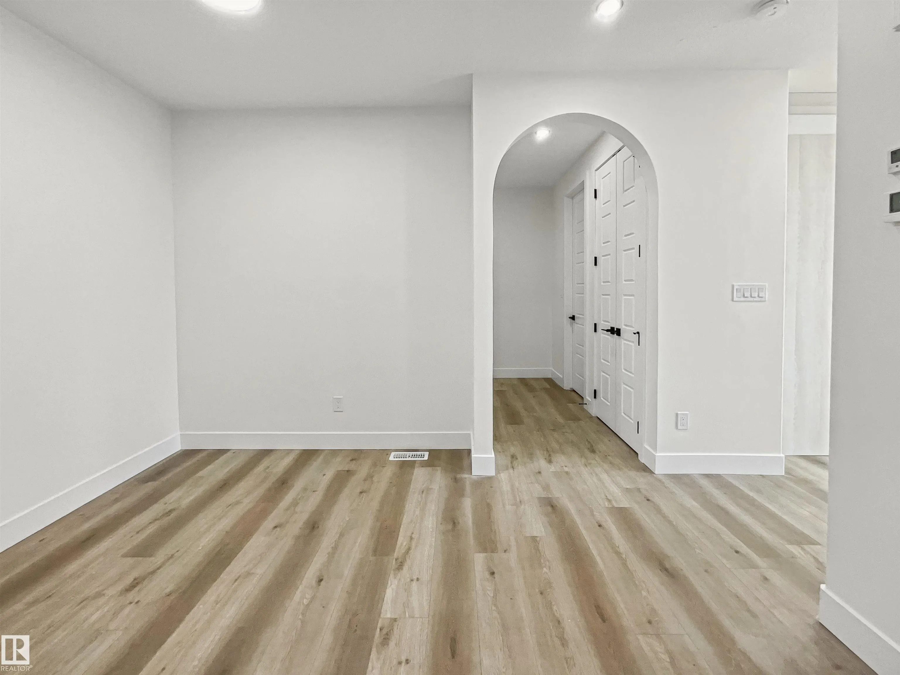 13 STETSON Loop